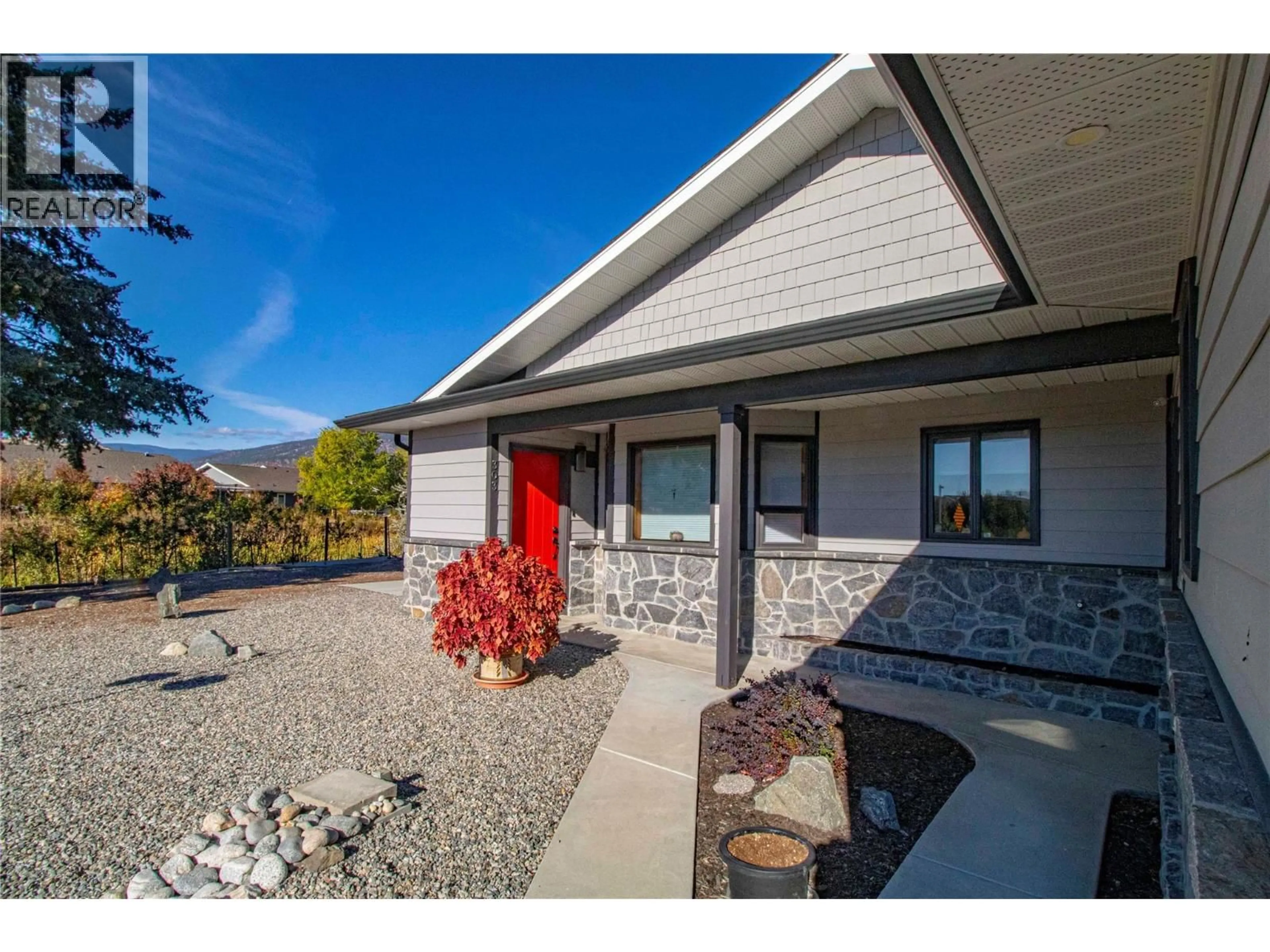 Home with vinyl exterior material, unknown for 303 ROY AVENUE, Penticton British Columbia V2A7M8