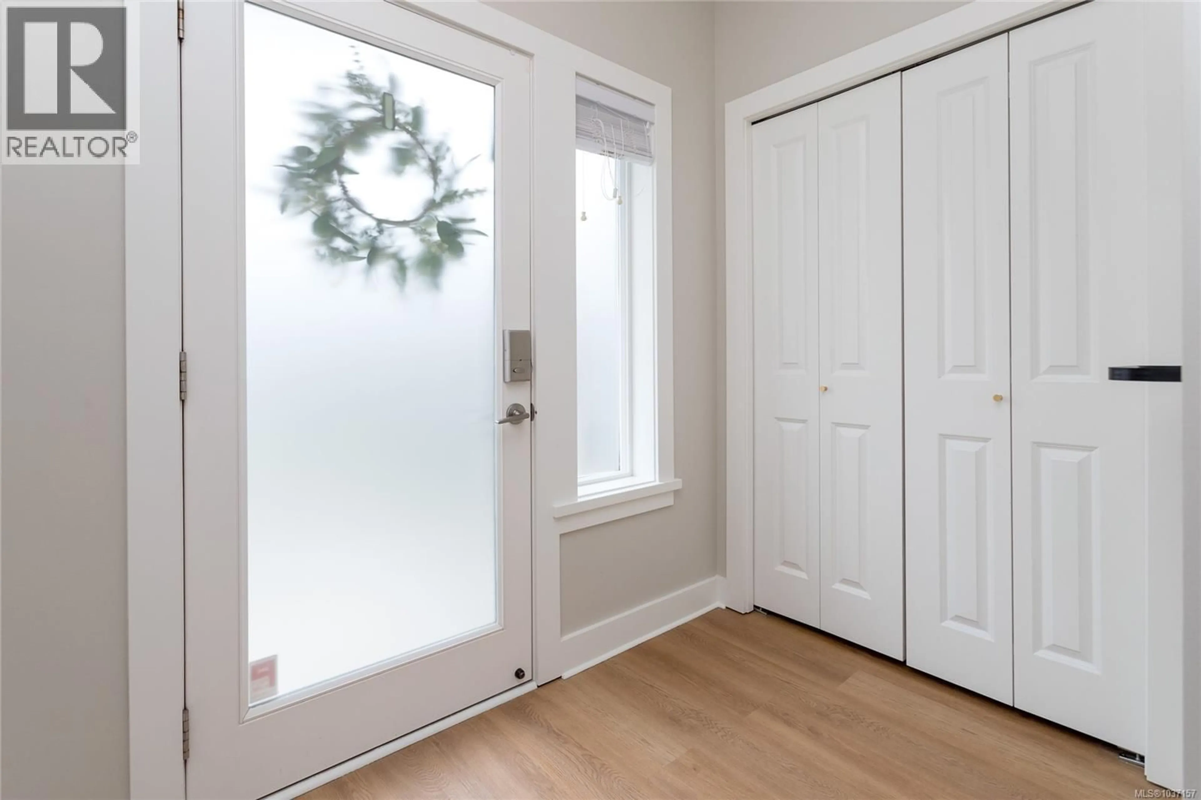 Indoor entryway for 1026 BOEING CLOSE, Langford British Columbia V9B0R2