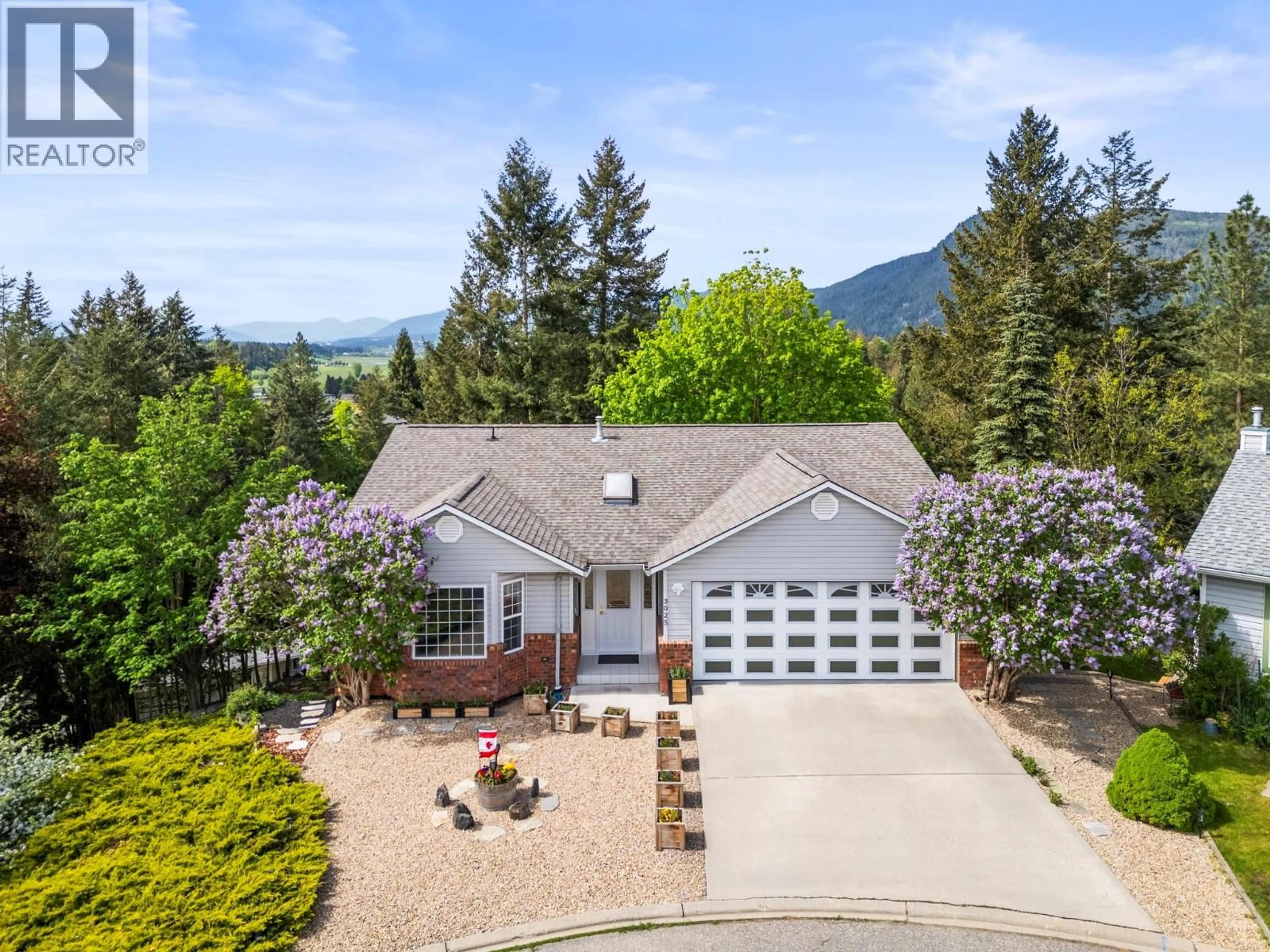 A pic from outside/outdoor area/front of a property/back of a property/a pic from drone, mountain view for 3025 MURISON PLACE, Armstrong British Columbia V4Y0K4