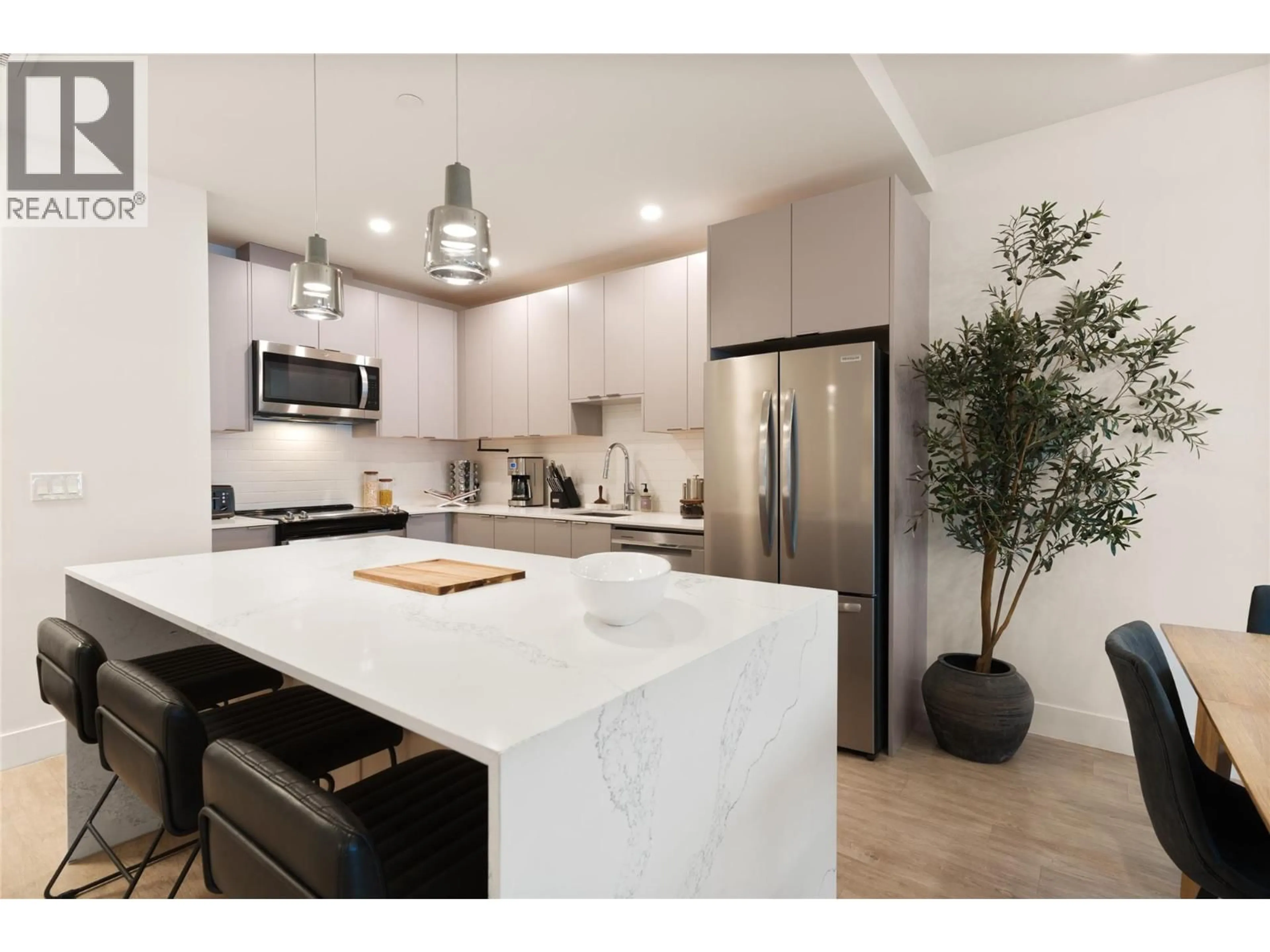 Open concept kitchen, unknown for 4403 - 1701 COURSIER AVENUE, Revelstoke British Columbia V0E2S3