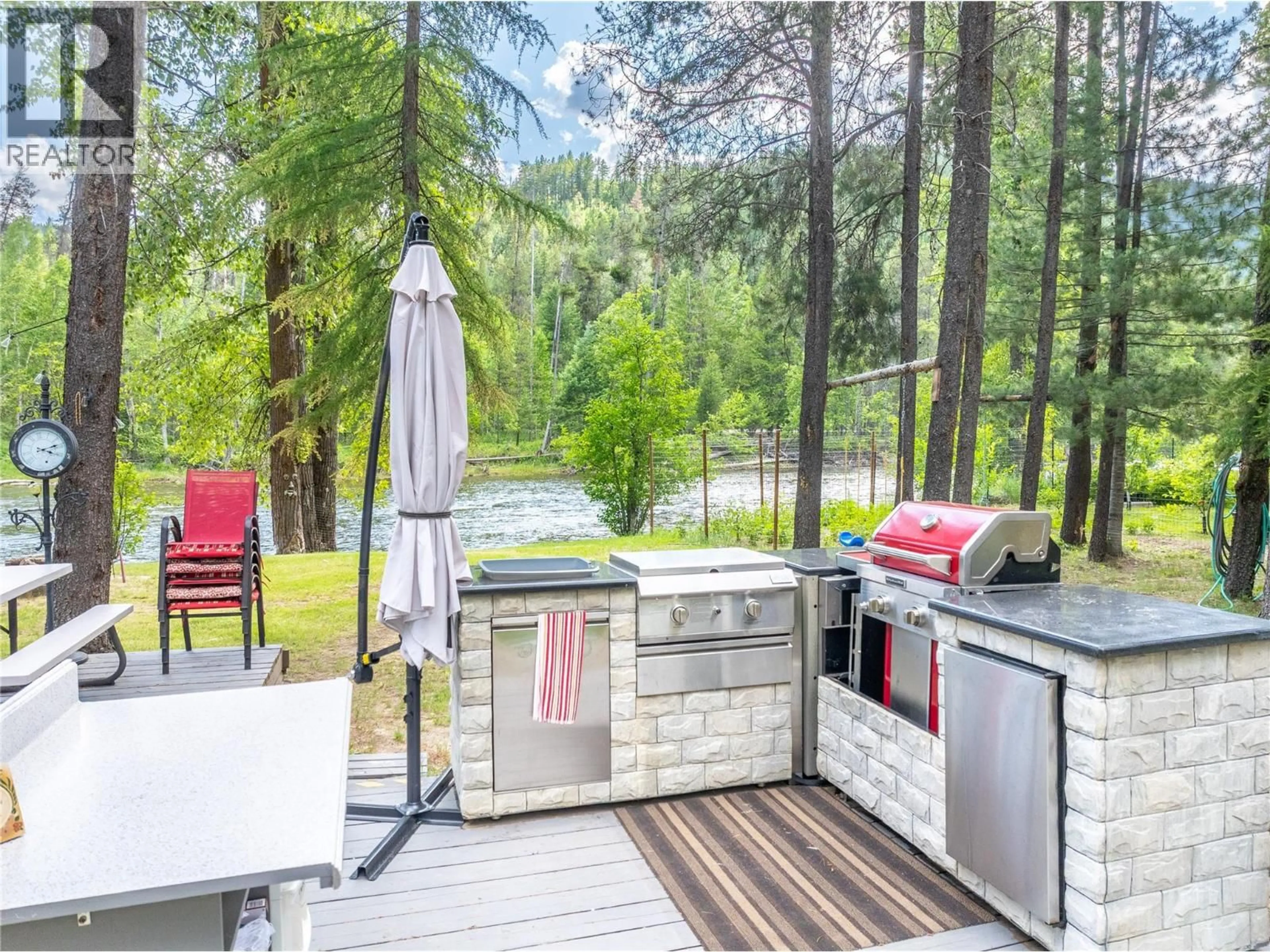 Patio, unknown for 6996 95 HIGHWAY, Kingsgate British Columbia V0B1V1