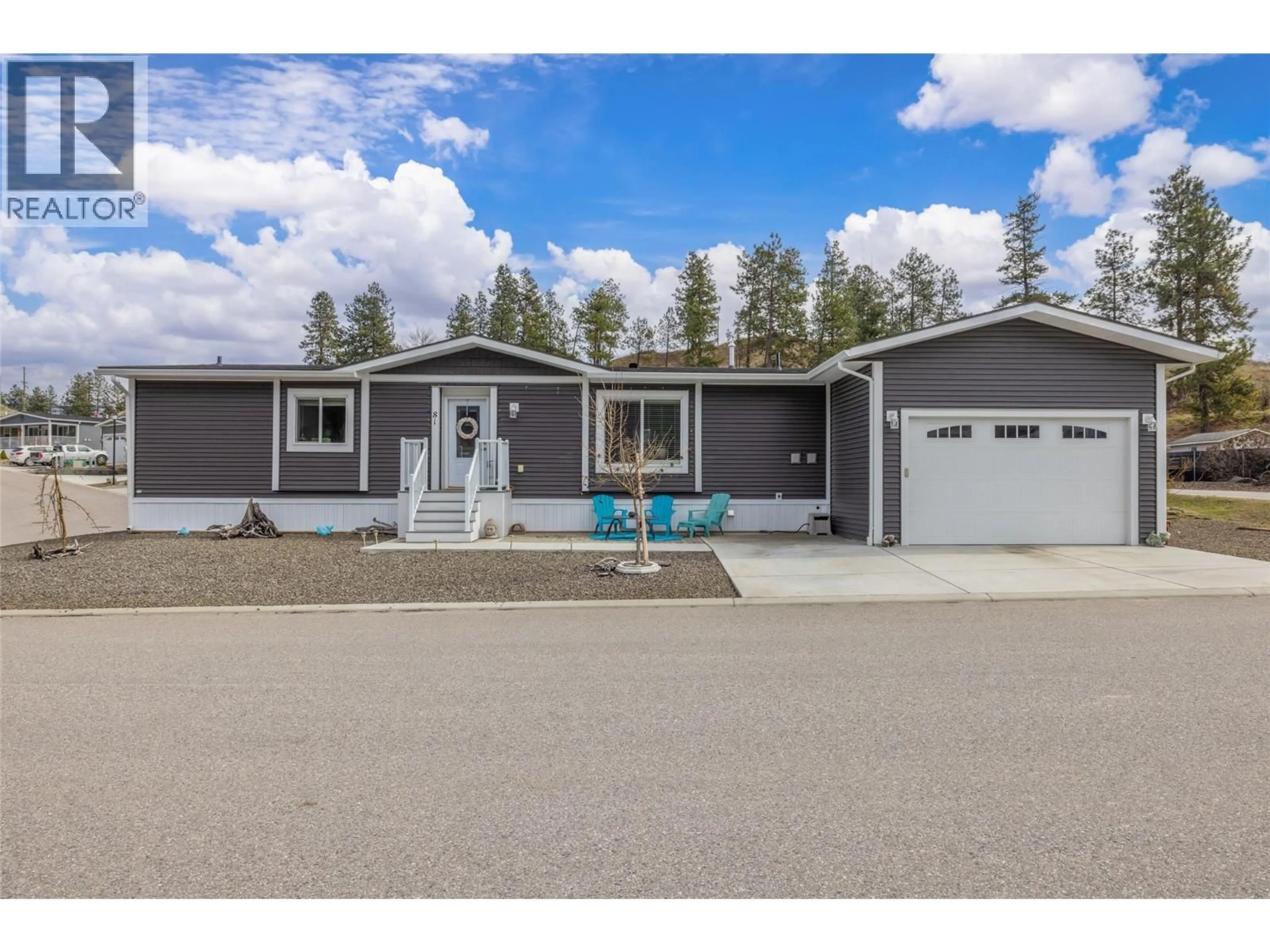 Home with vinyl exterior material, street for 81 - 1835 NANCEE WAY COURT, Kelowna British Columbia V1Z4C1