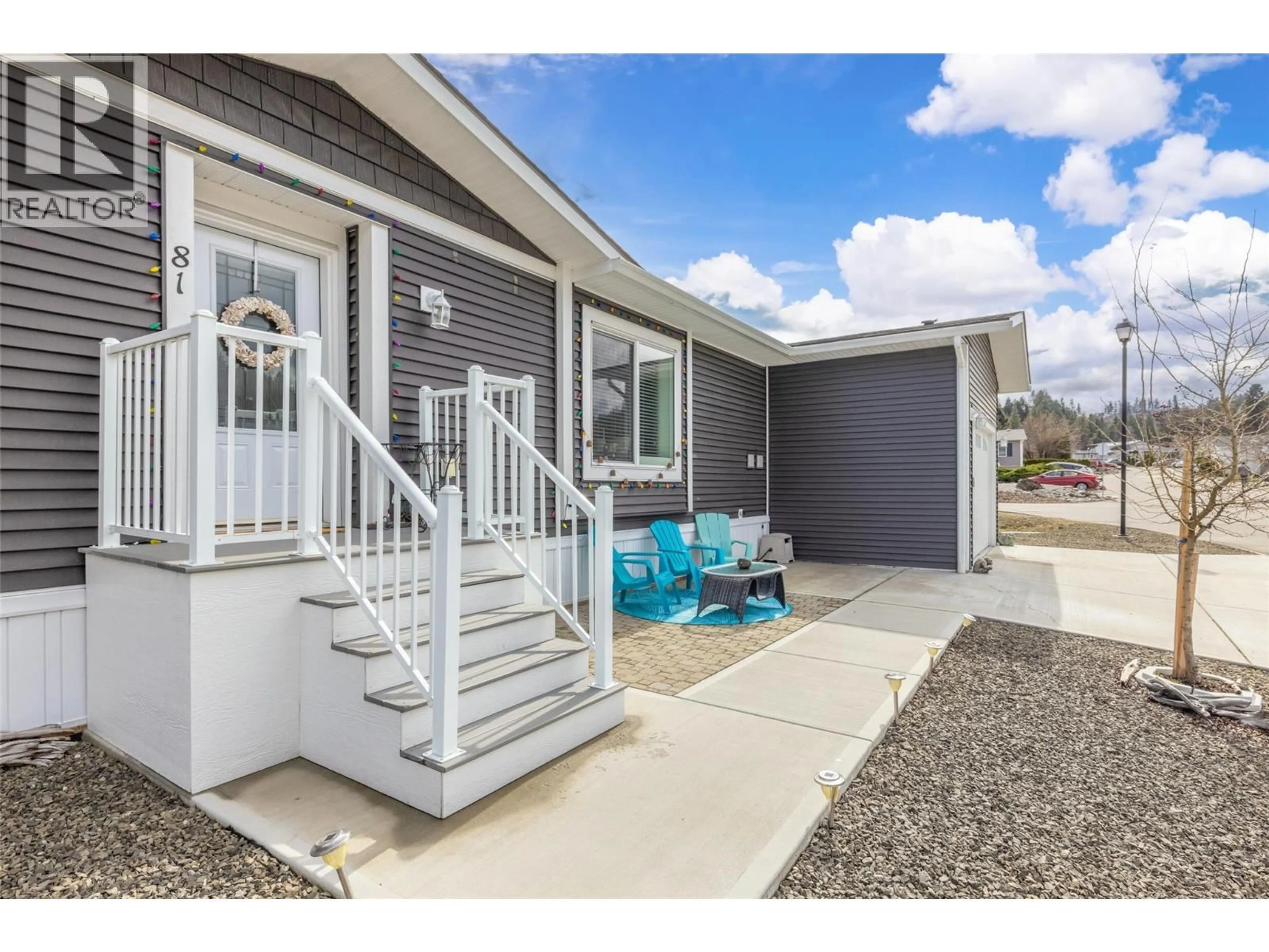 Home with vinyl exterior material, street for 81 - 1835 NANCEE WAY COURT, Kelowna British Columbia V1Z4C1