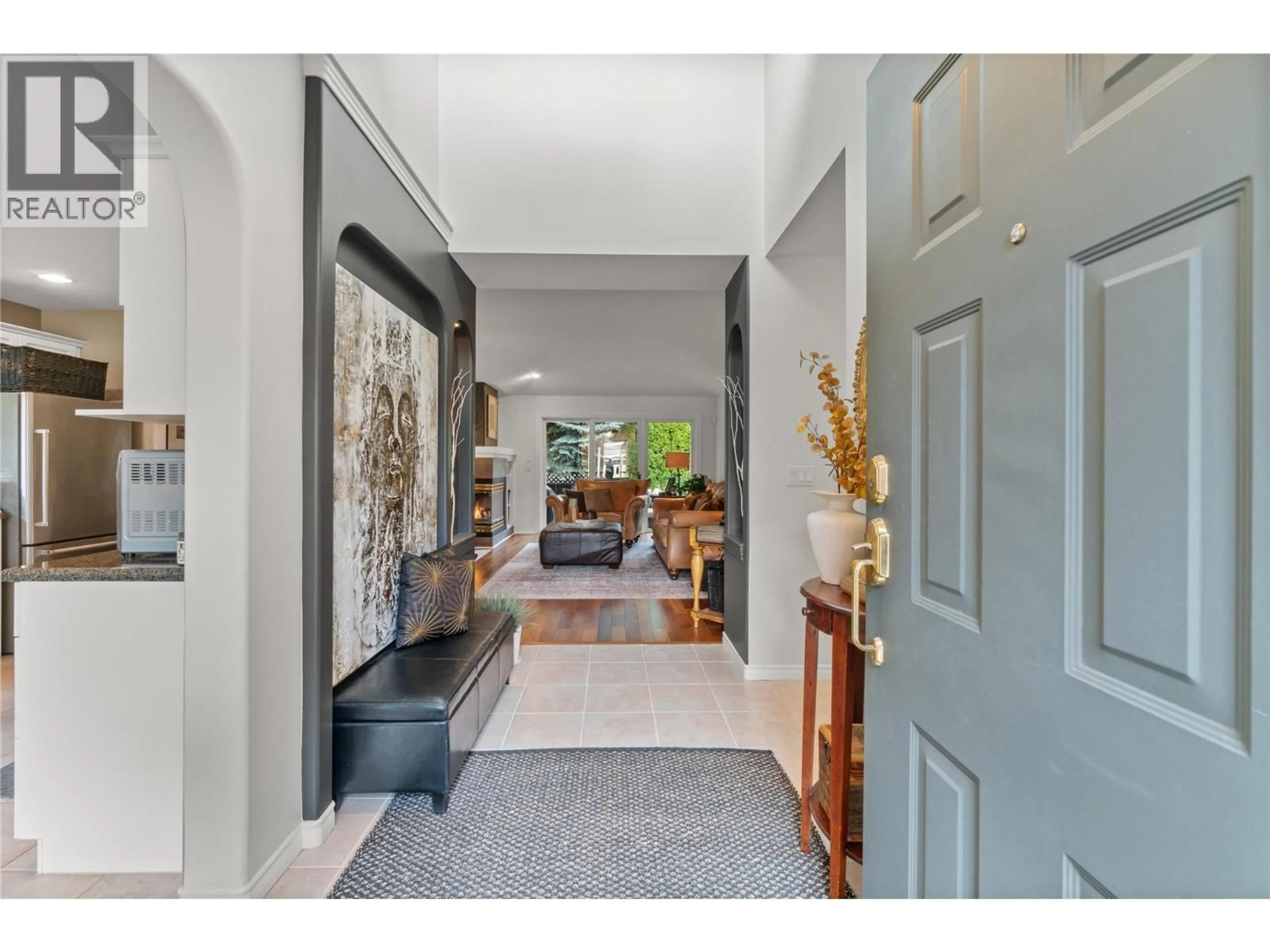 Indoor foyer for 4222 GALLAGHERS CRESCENT, Kelowna British Columbia V1W3Z9