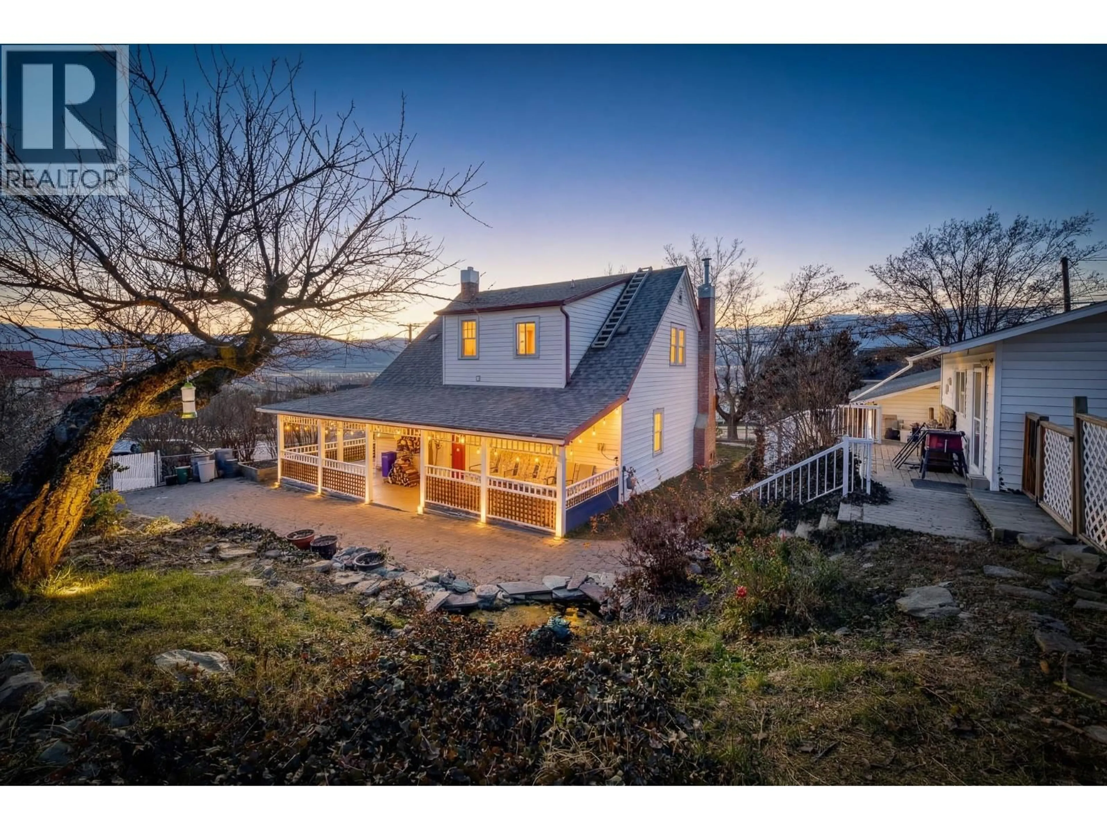 A pic from outside/outdoor area/front of a property/back of a property/a pic from drone, water/lake/river/ocean view for 306 10TH AVENUE NORTH, Creston British Columbia V0B1G0