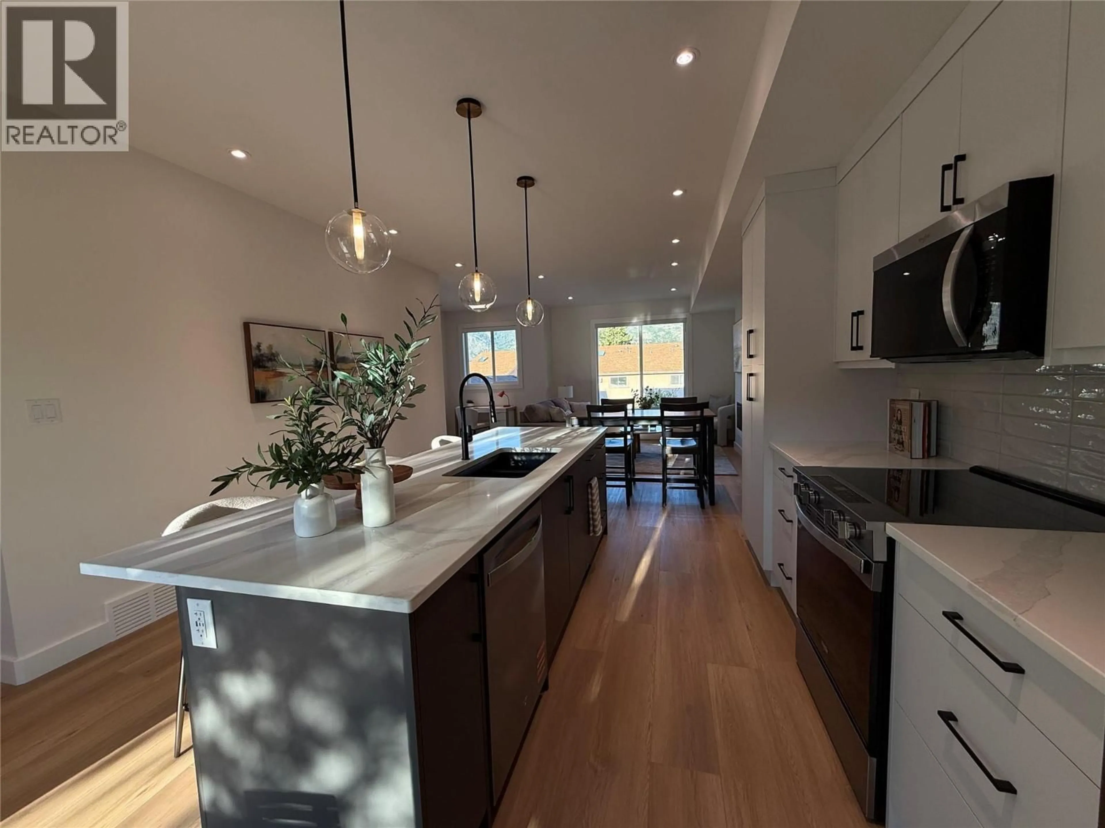 Open concept kitchen, unknown for 102 - 143 GREEN AVENUE, Penticton British Columbia V2A3S9