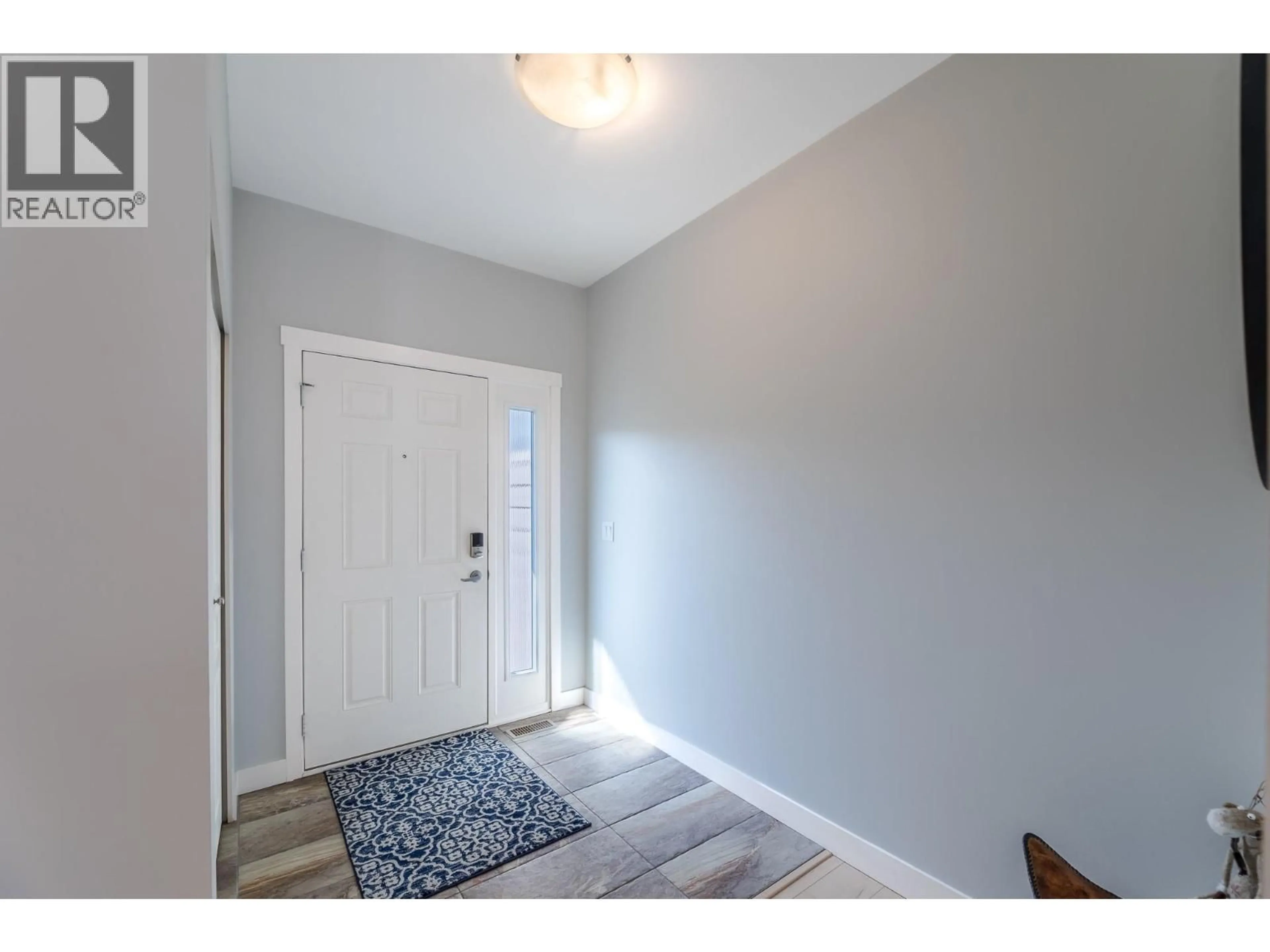 Indoor entryway for 165 - 1675 PENTICTON AVENUE, Penticton British Columbia V2A9E2