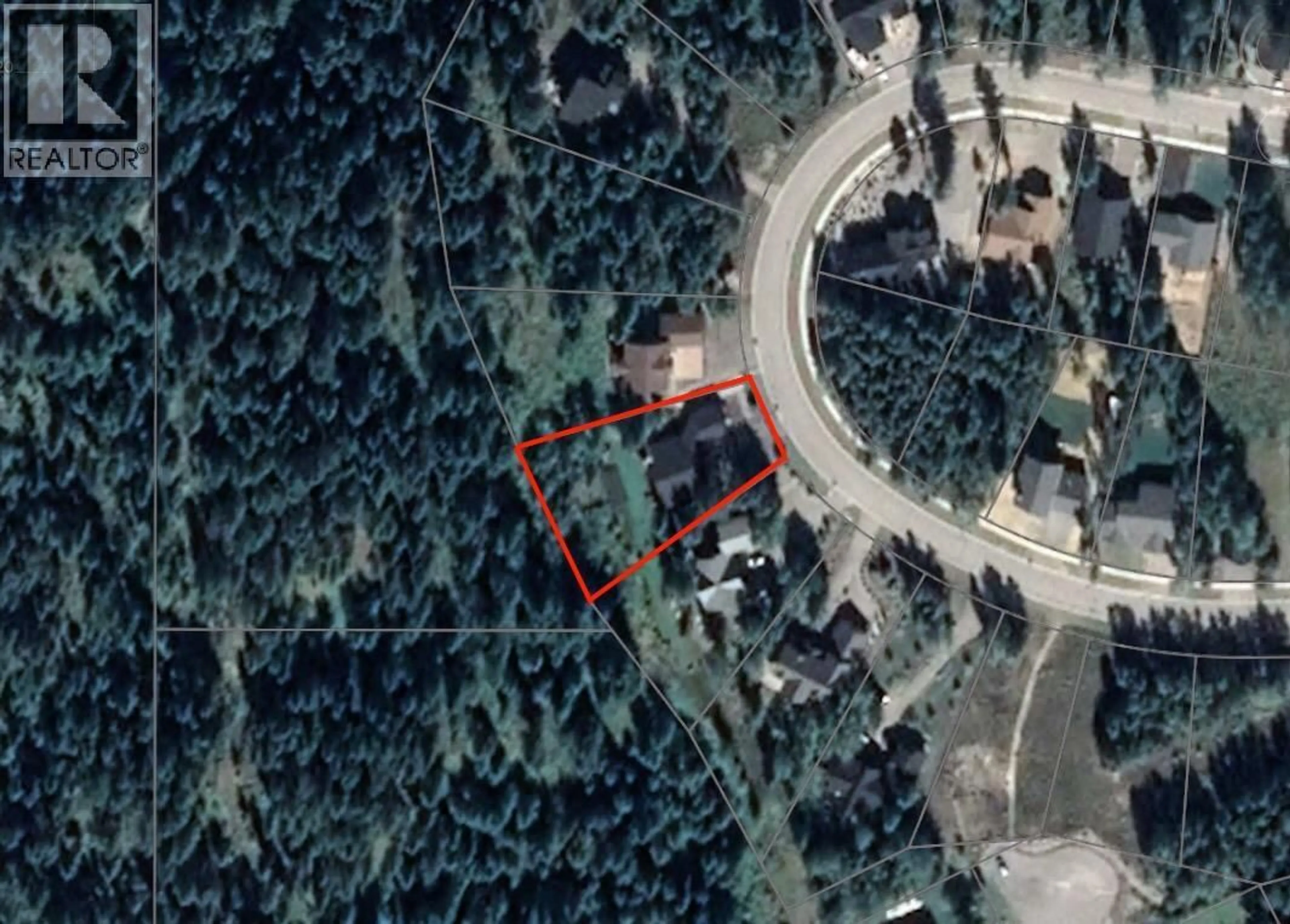 A pic from outside/outdoor area/front of a property/back of a property/a pic from drone, street for 1529 QUARTZ CRESCENT, Golden British Columbia V0A1H1