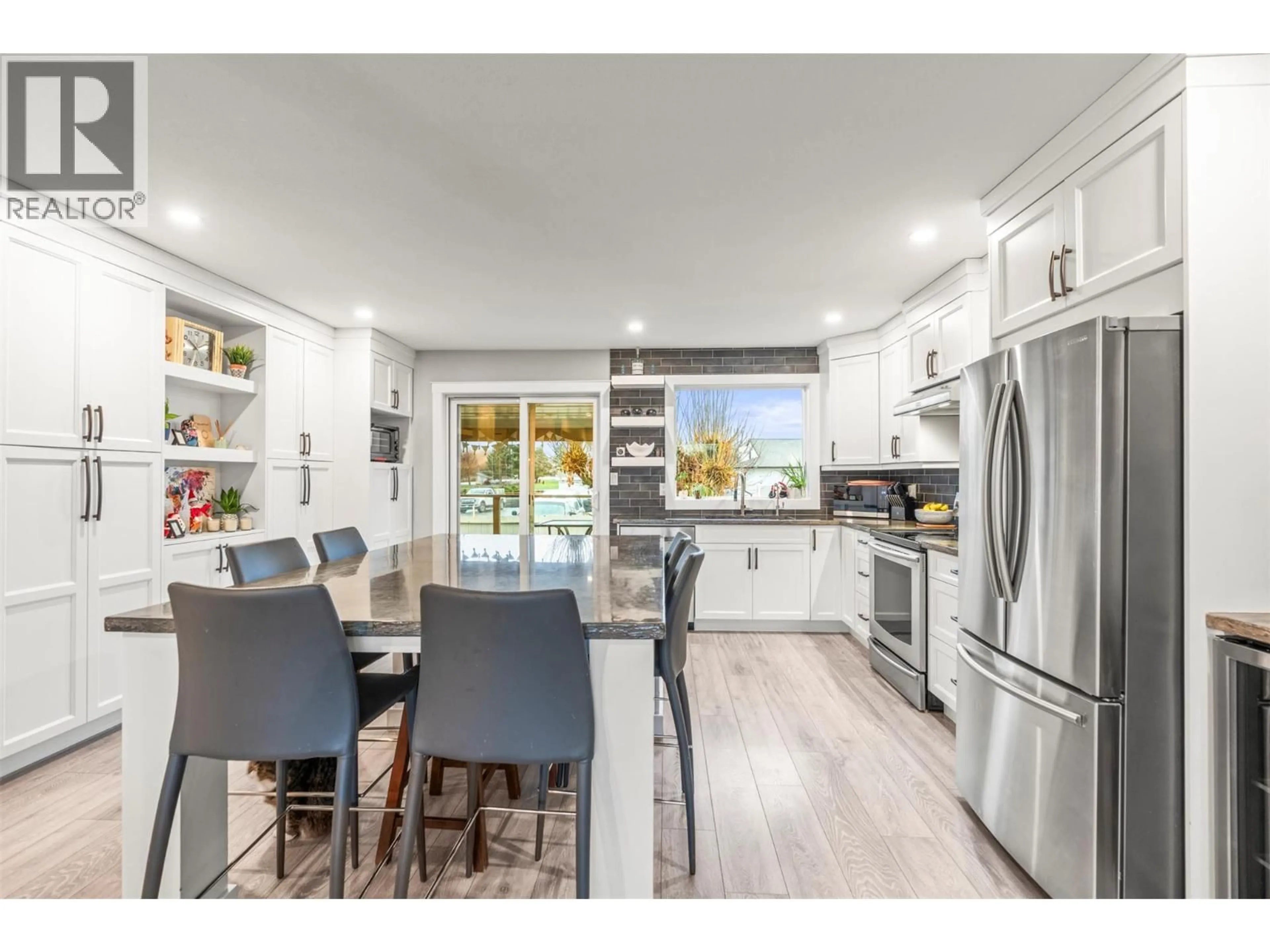 Open concept kitchen, unknown for 1413 12TH STREET, Vernon British Columbia V1T2S6