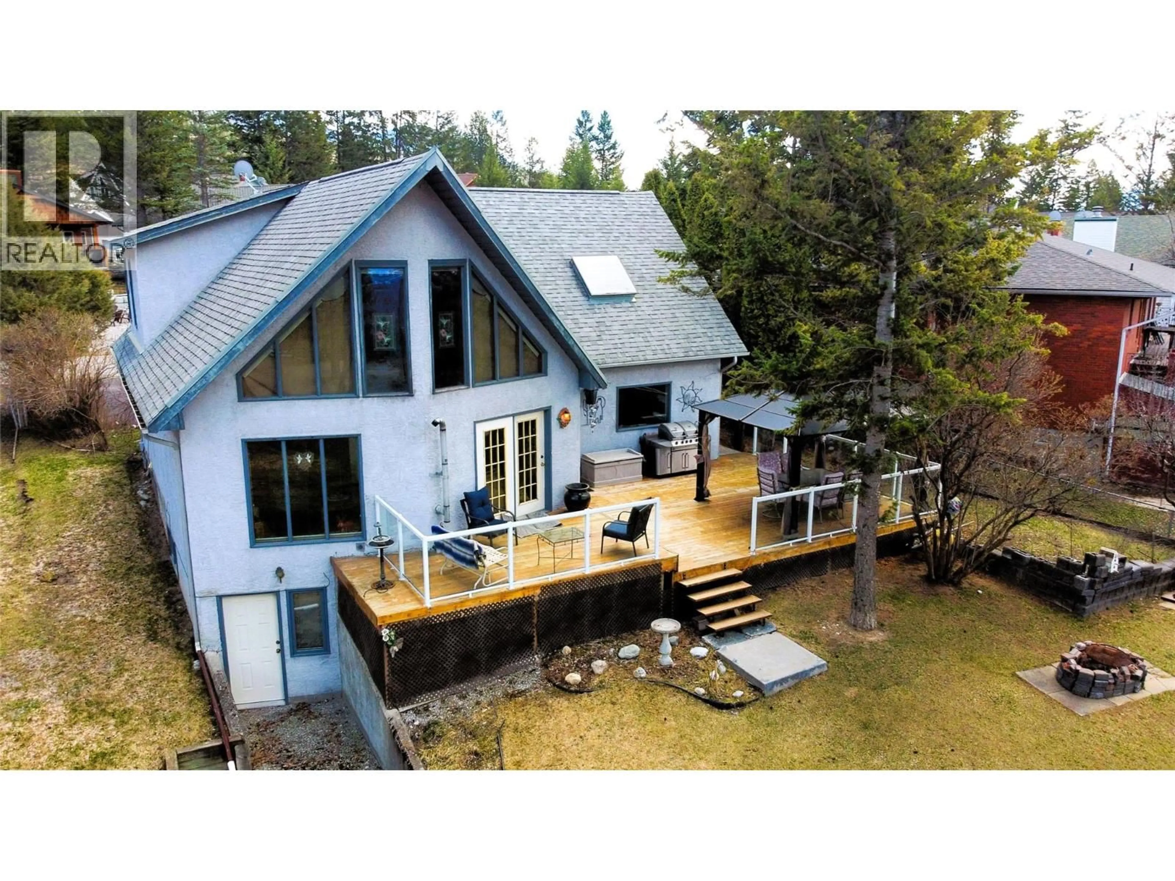 A pic from outside/outdoor area/front of a property/back of a property/a pic from drone, unknown for 7319 GLACIER DRIVE, Radium Hot Springs British Columbia V0A1M0