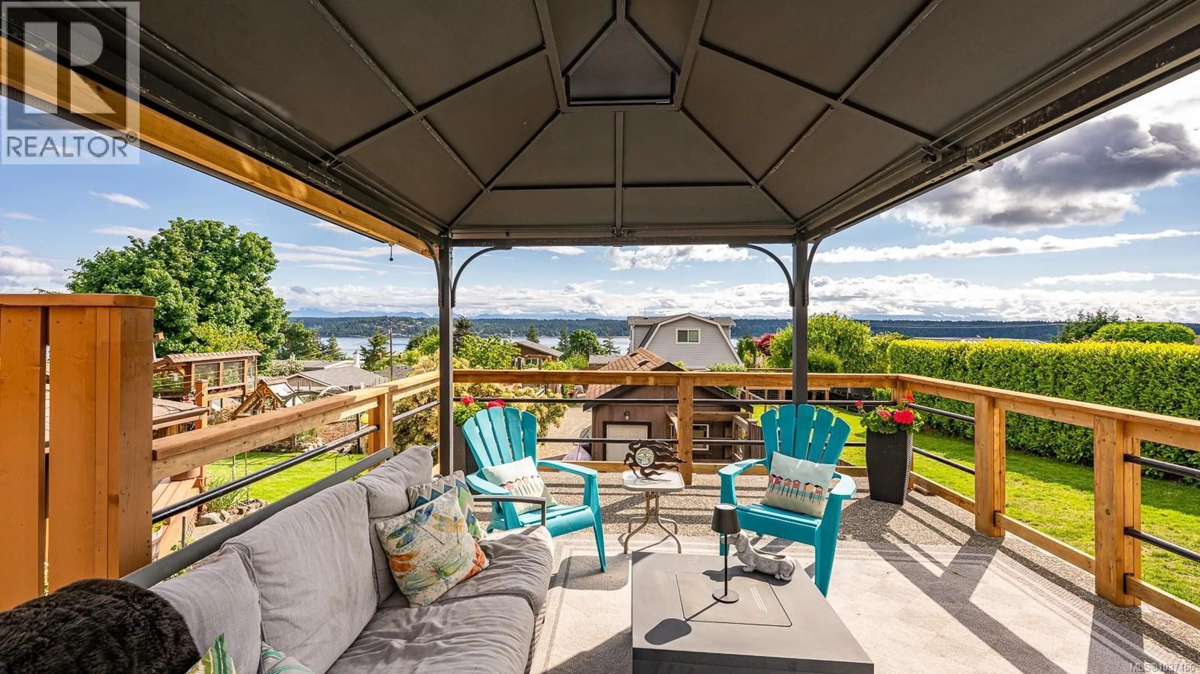 Patio, water/lake/river/ocean view for 651 COLWYN STREET, Campbell River British Columbia V9W2Y2