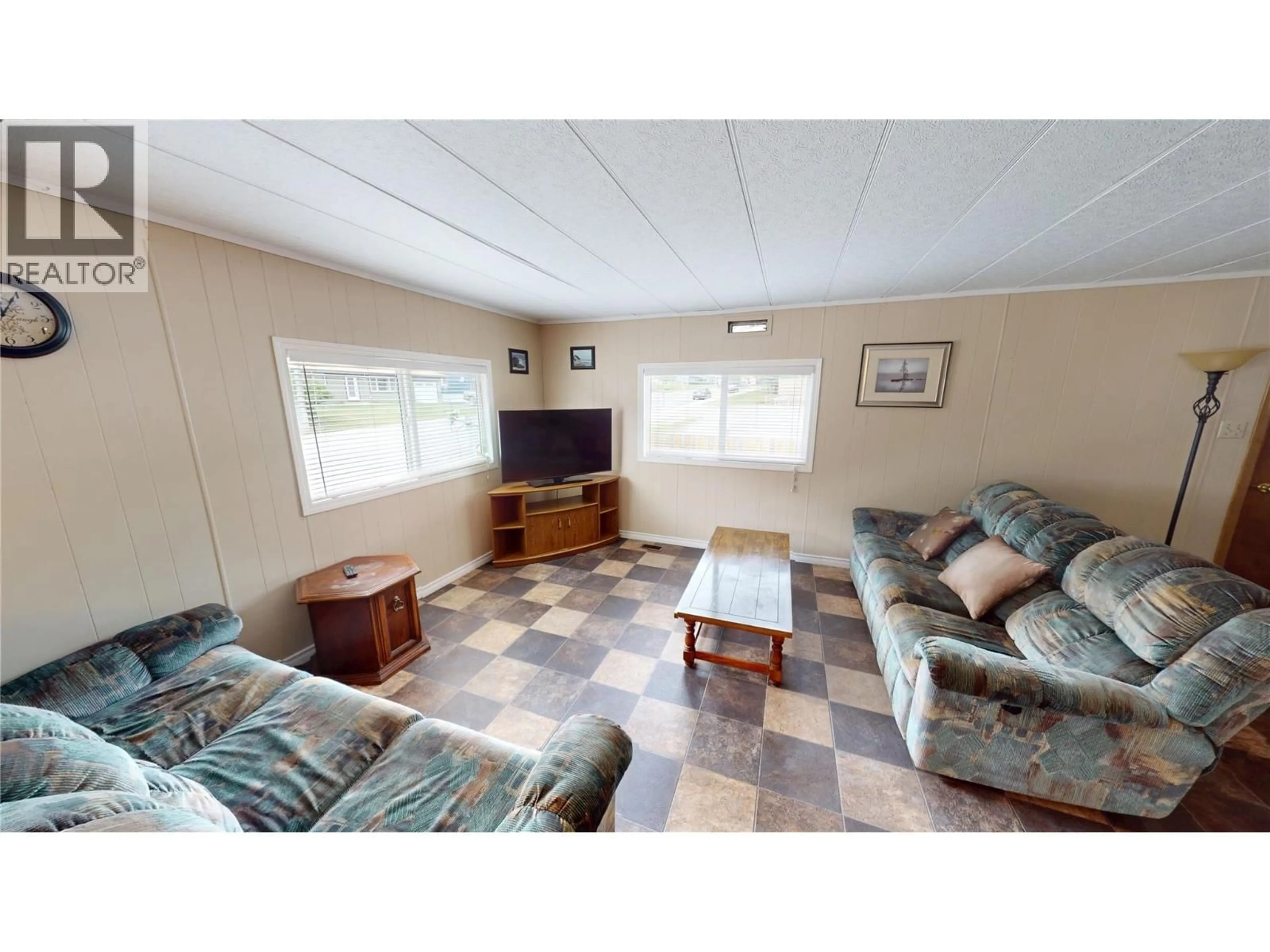 Living room with furniture, unknown for 712 FORDING DRIVE, Elkford British Columbia V0B1H0