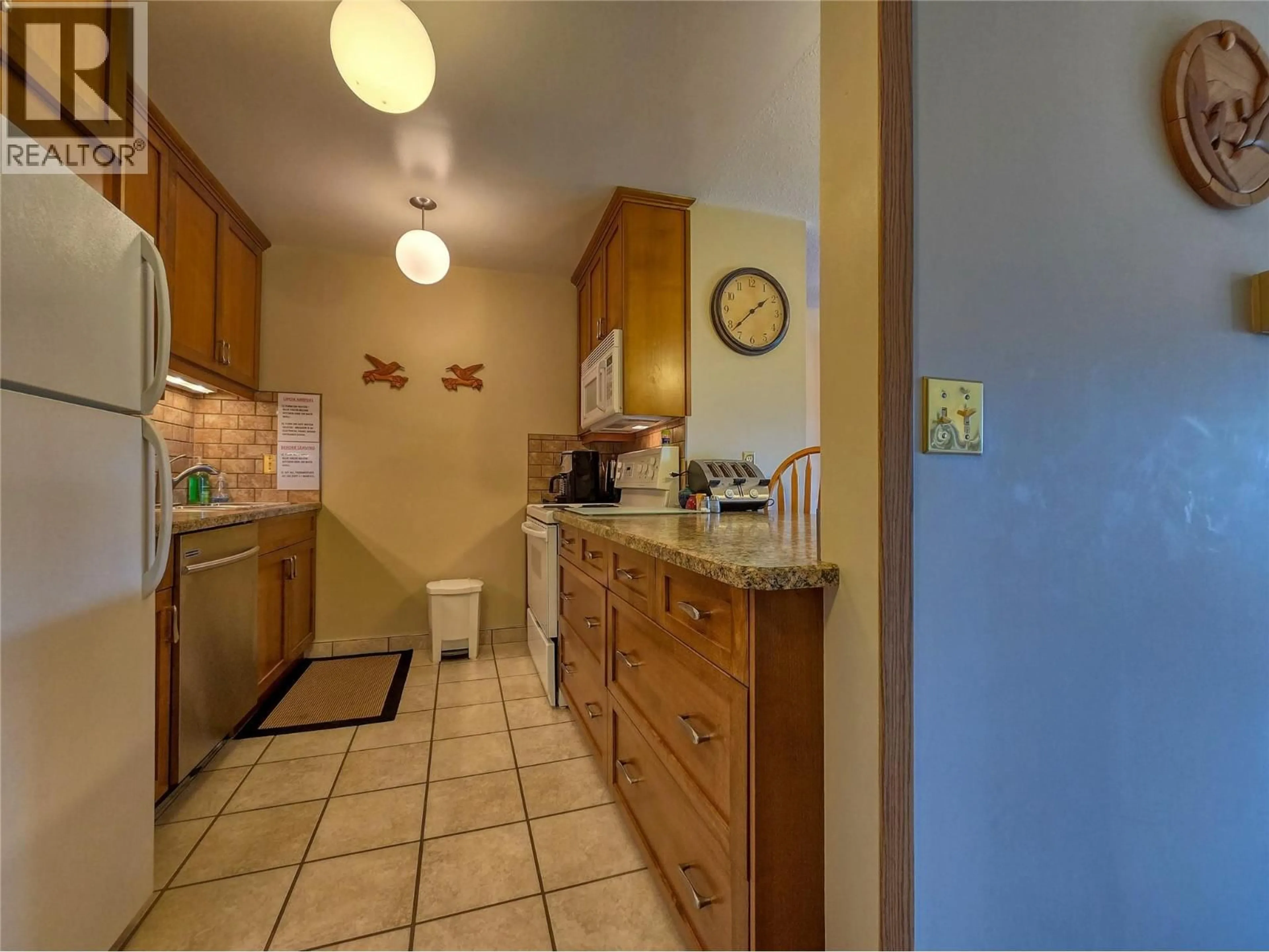 Standard kitchen, ceramic/tile floor for 7 - 8040 RADIUM GOLF COURSE ROAD, Radium Hot Springs British Columbia V0A1M0