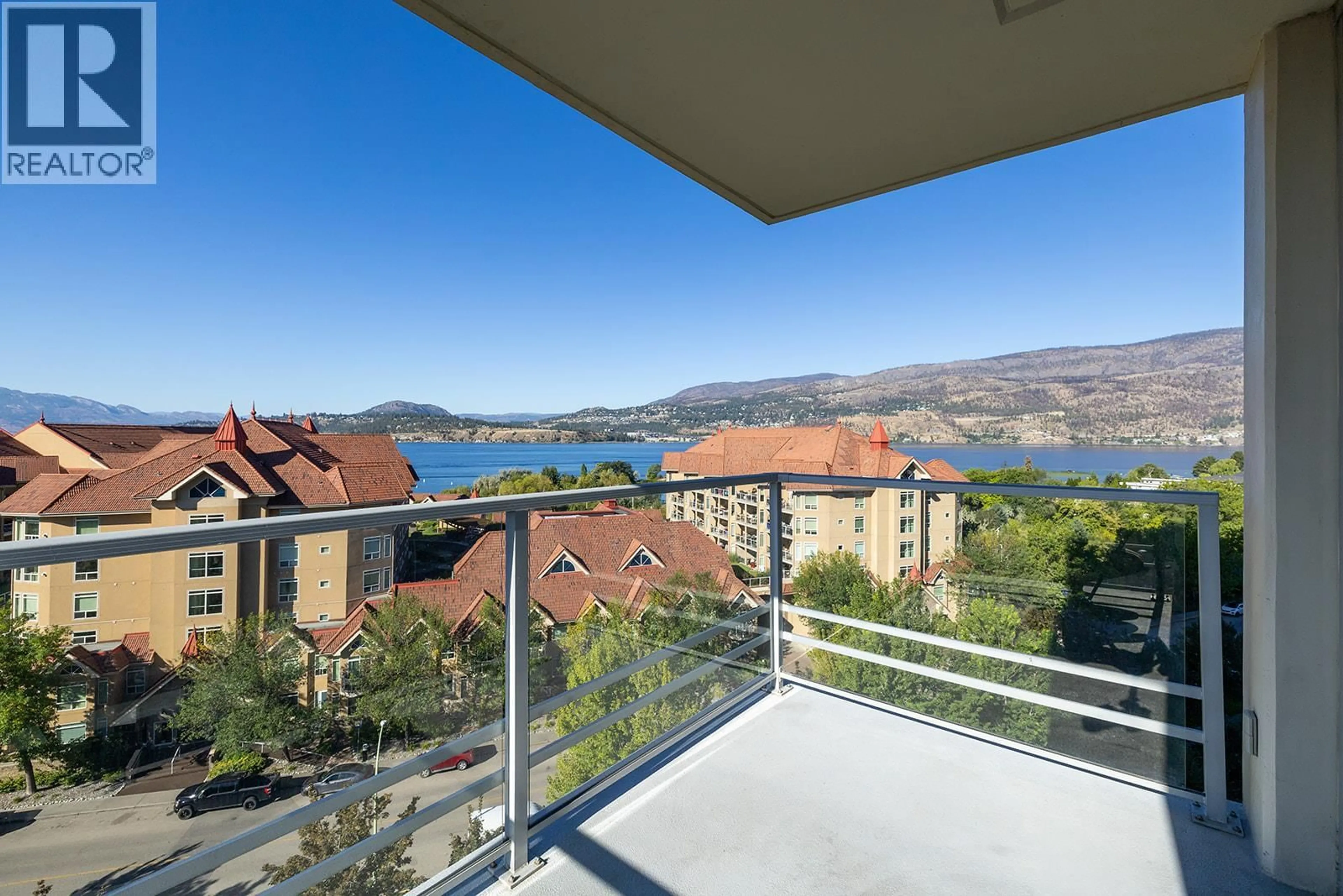 Balcony in the apartment, water/lake/river/ocean view for 906 - 1075 SUNSET DRIVE, Kelowna British Columbia V1Y9Y9