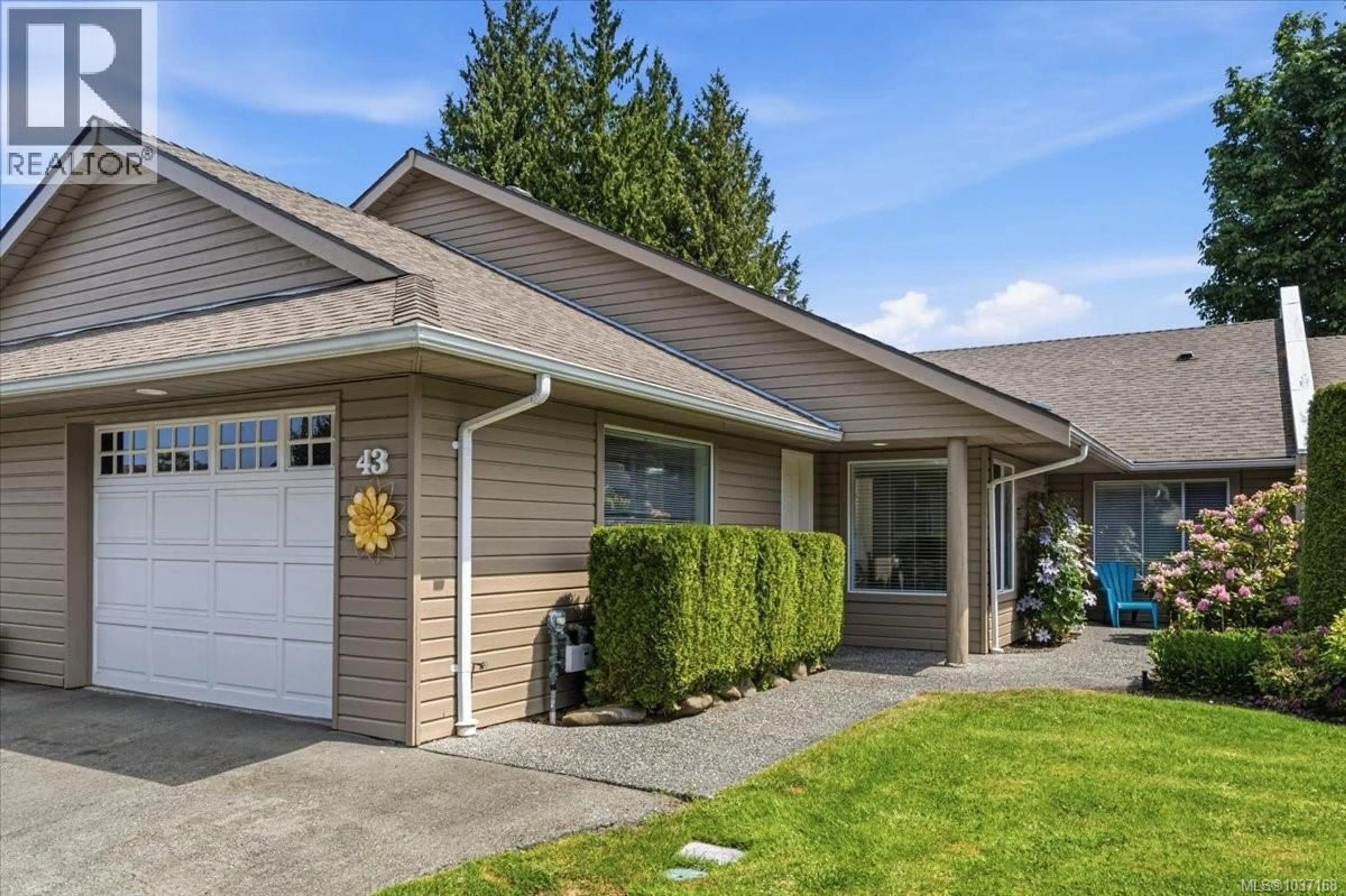 Home with vinyl exterior material, street for 43 - 529 JOHNSTONE ROAD, Parksville British Columbia V9P2K1