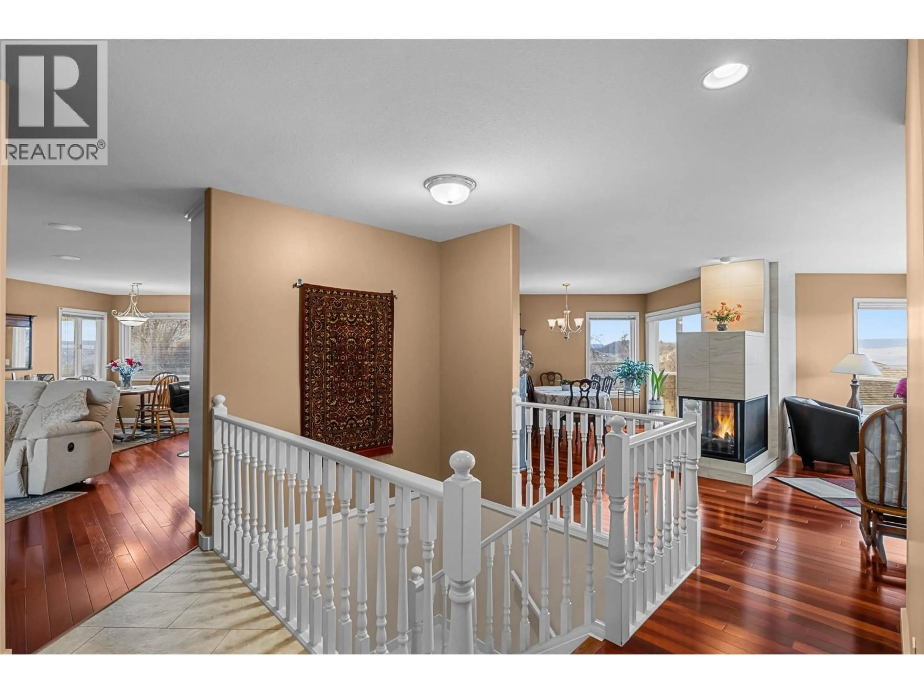 Indoor foyer for 25 - 2080 PACIFIC WAY, Kamloops British Columbia V1S1V3