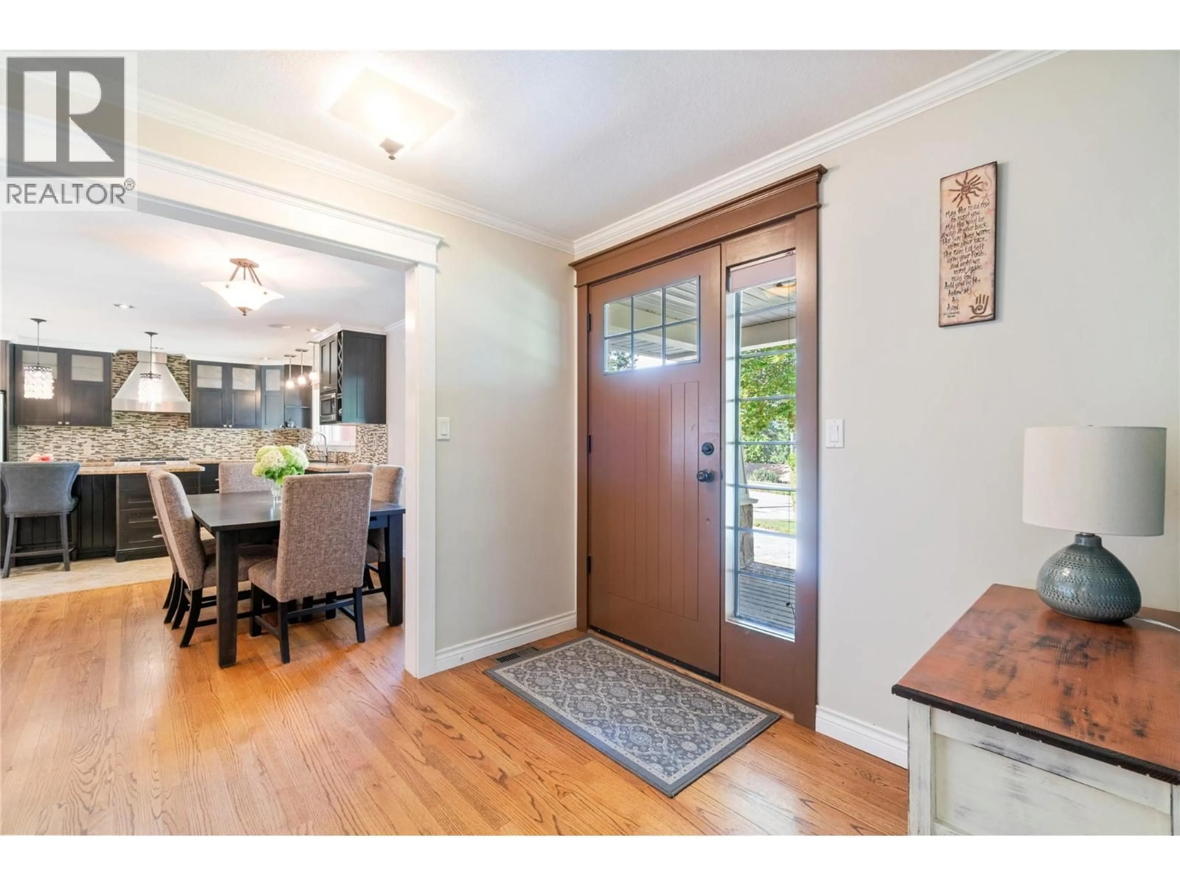 Indoor entryway for 2230 28 STREET NORTHEAST, Salmon Arm British Columbia V1E3E1