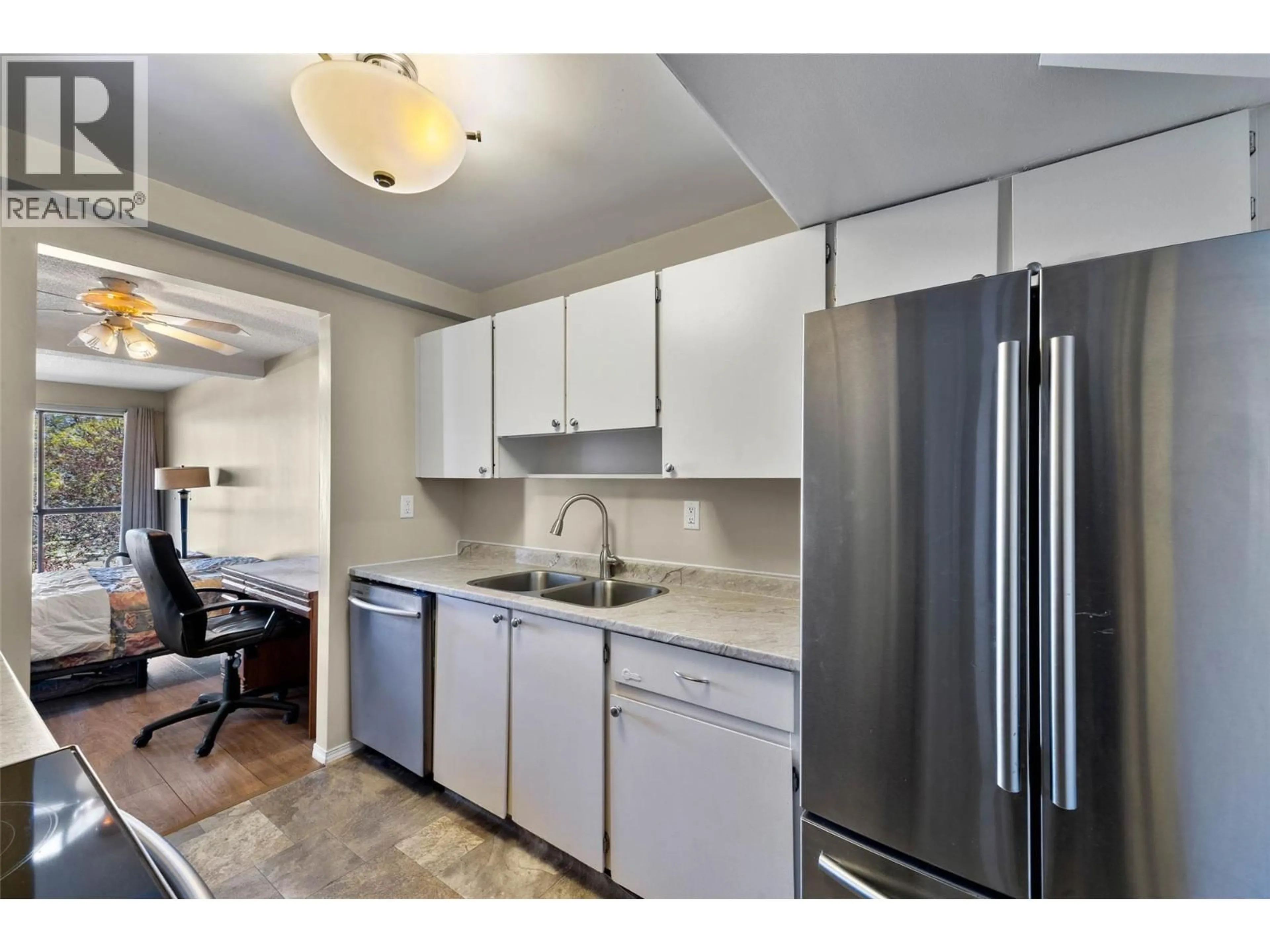 Standard kitchen, unknown for 43 - 137 MCGILL ROAD, Kamloops British Columbia V2C1L9