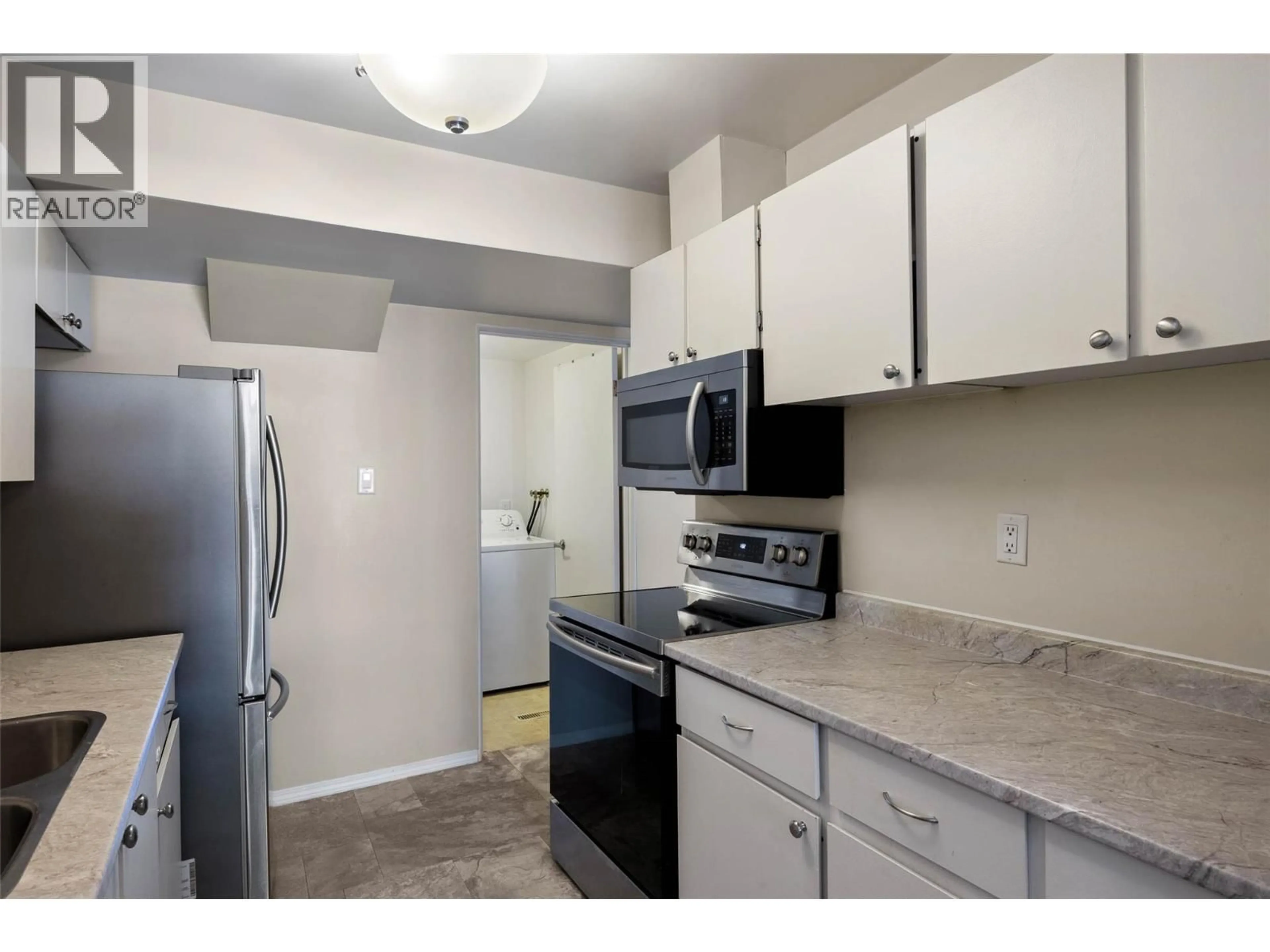 Standard kitchen, unknown for 43 - 137 MCGILL ROAD, Kamloops British Columbia V2C1L9
