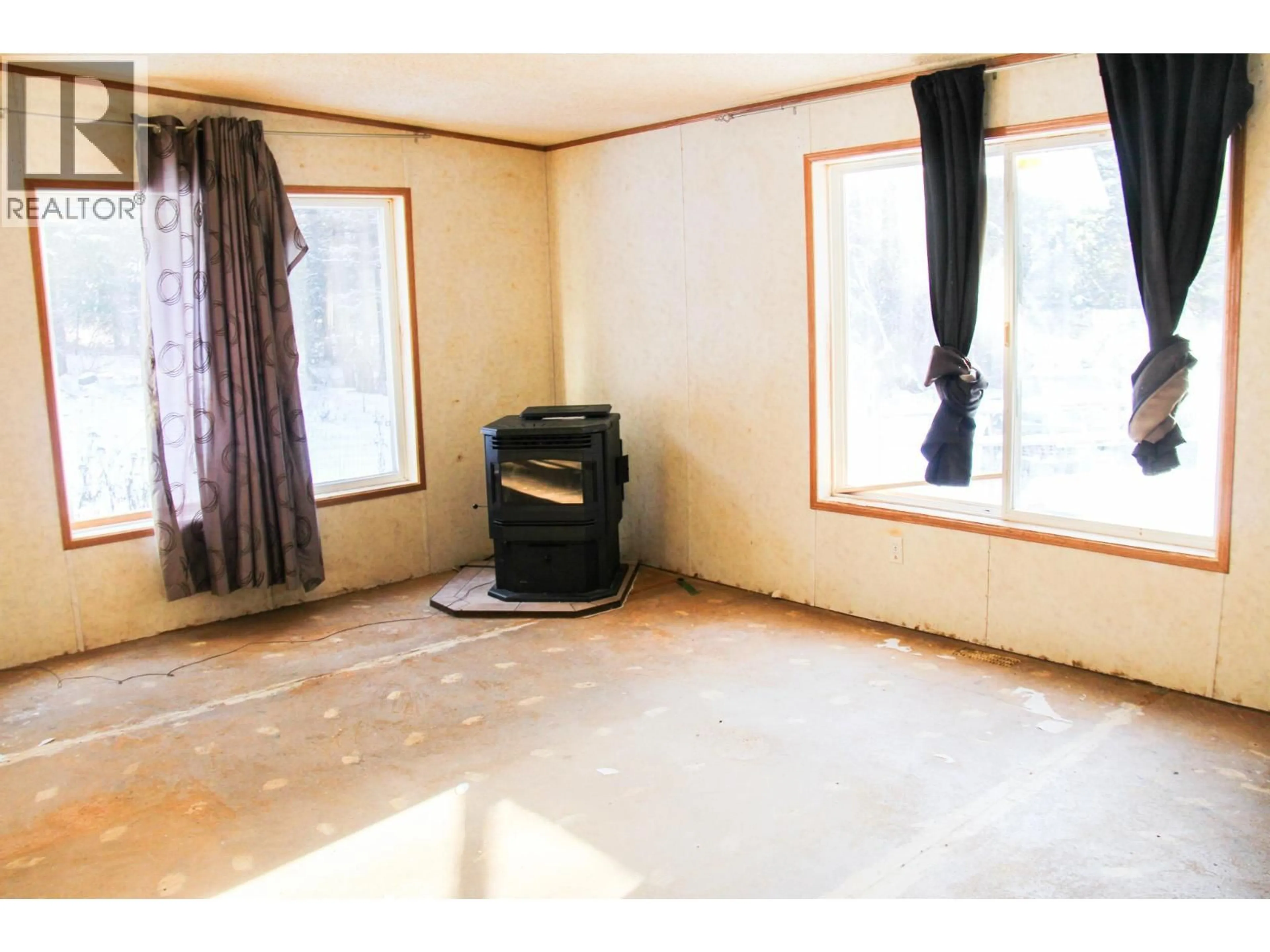 A pic of a room for 2369 BARRIERE LAKES ROAD, Barriere British Columbia V0E1E0
