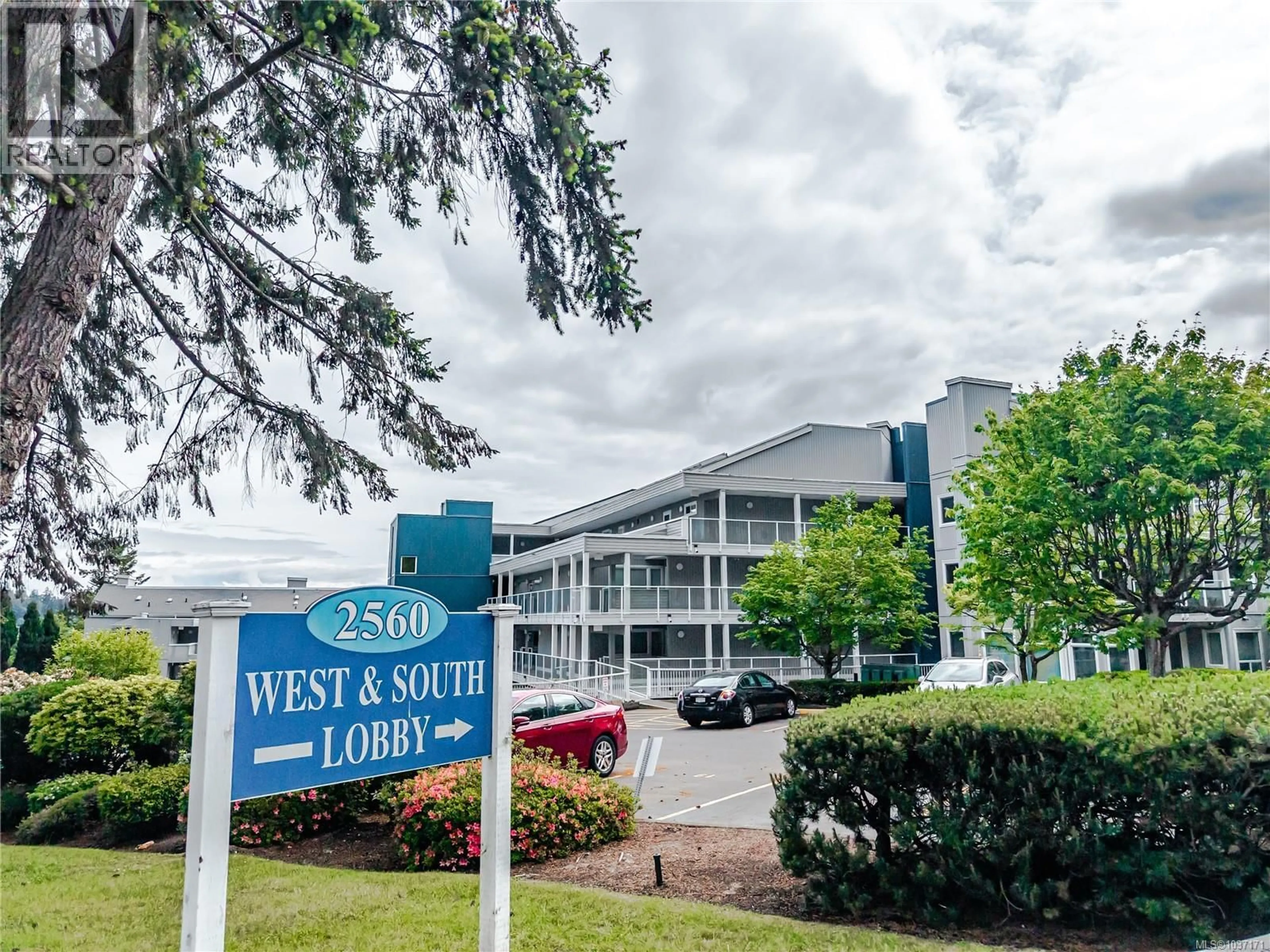 Lobby for 601 - 2560 DEPARTURE BAY ROAD, Nanaimo British Columbia V9S5P1