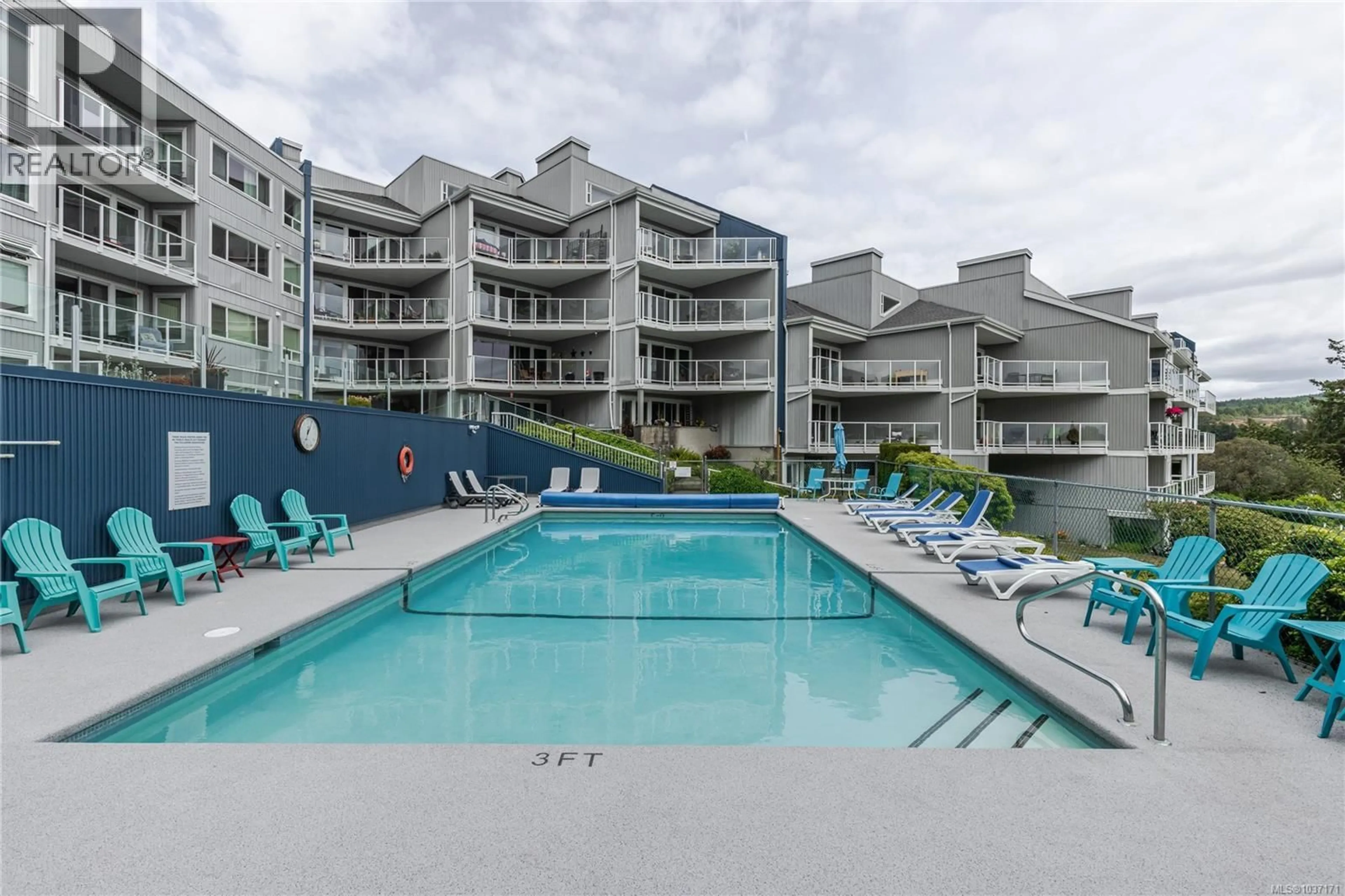 Pool for 601 - 2560 DEPARTURE BAY ROAD, Nanaimo British Columbia V9S5P1