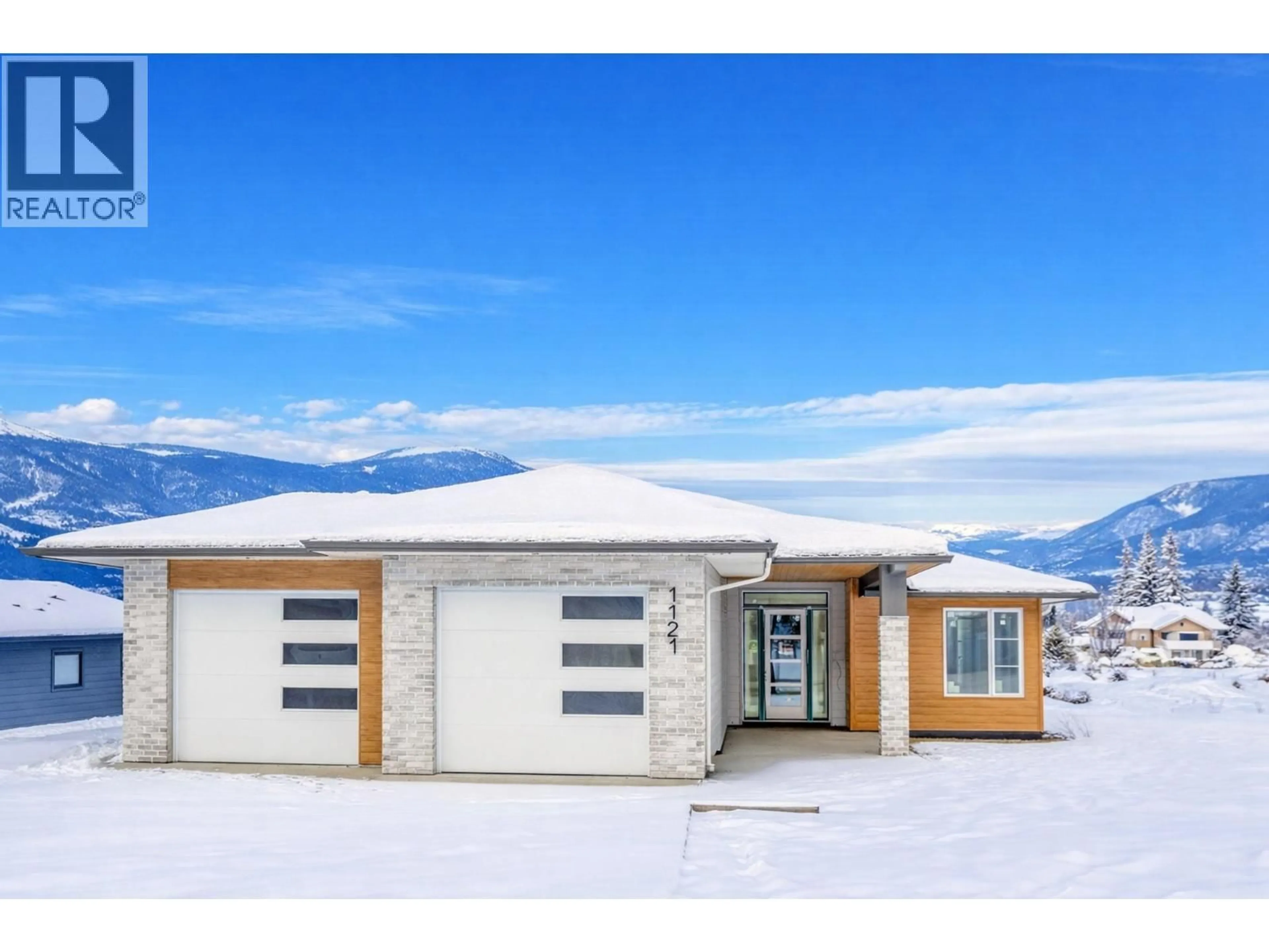 Home with vinyl exterior material, mountain view for 1121 16 AVENUE SOUTHEAST, Salmon Arm British Columbia V1E2R5