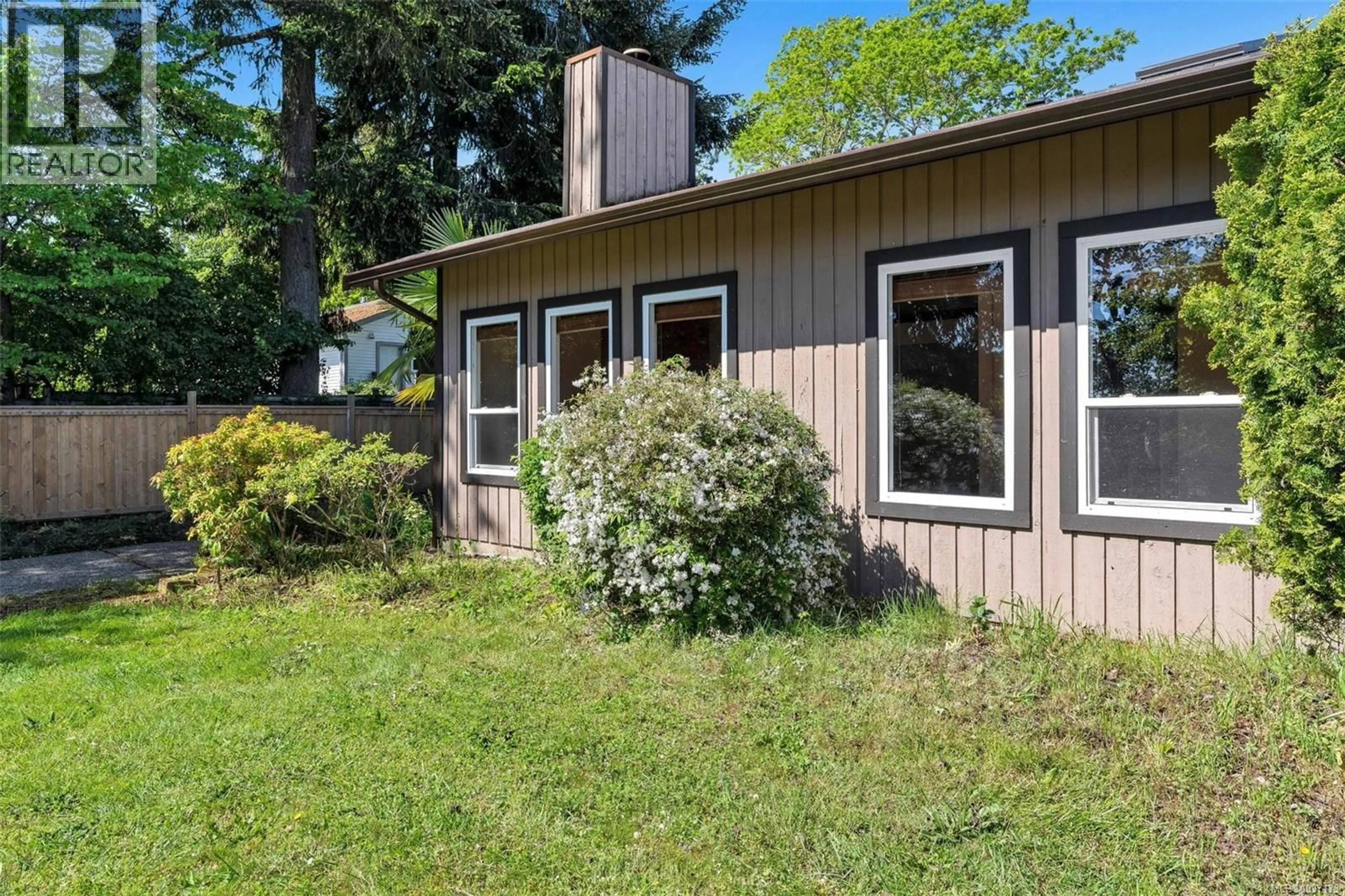Home with vinyl exterior material, unknown for 1606 CANDELA PLACE, Saanich British Columbia V8N5P4