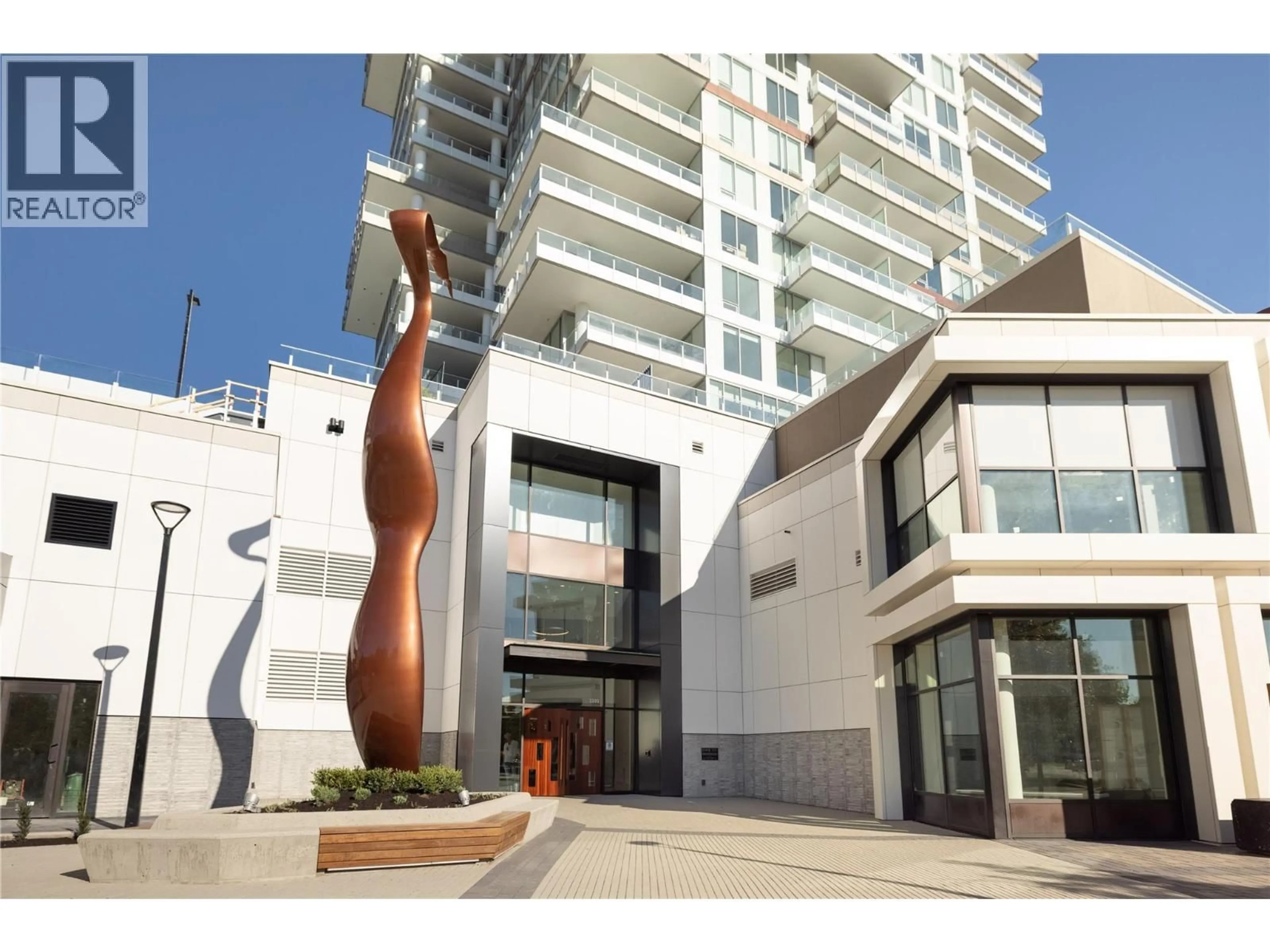 Indoor foyer for 601 - 1181 SUNSET DRIVE, Kelowna British Columbia V1Y0L4