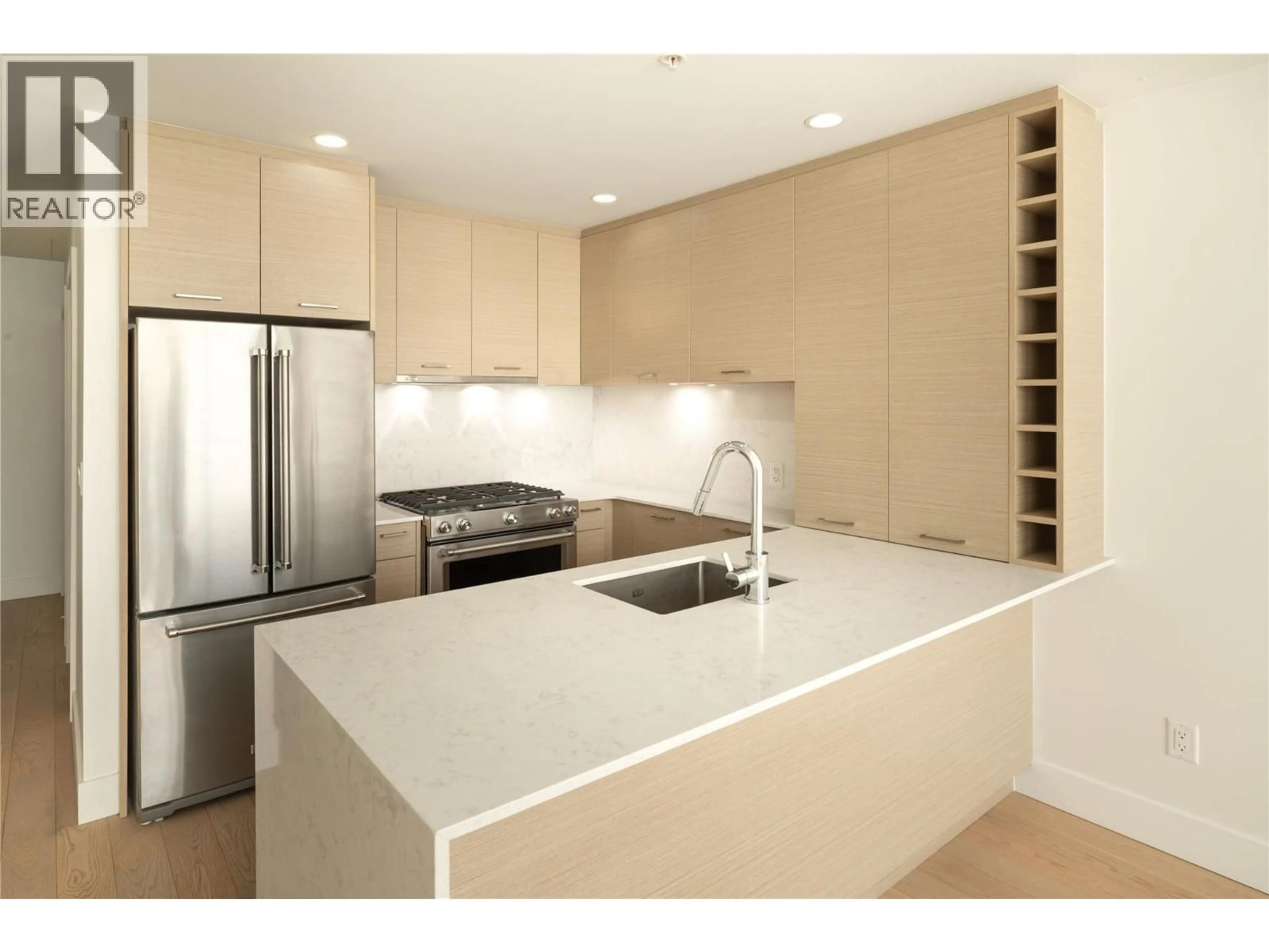 Unknown for 601 - 1181 SUNSET DRIVE, Kelowna British Columbia V1Y0L4