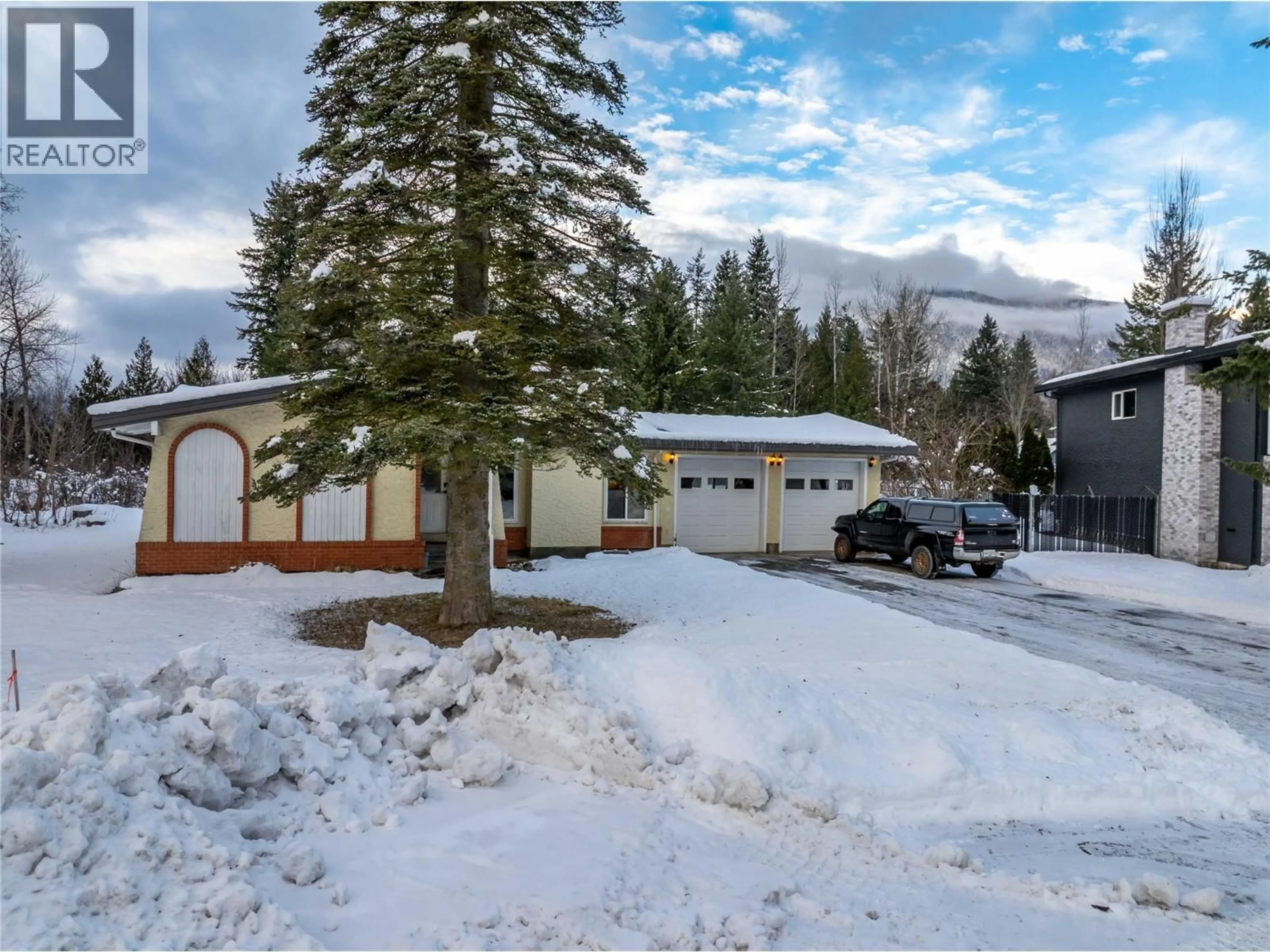 A pic from outside/outdoor area/front of a property/back of a property/a pic from drone, unknown for 1314 PRATICO ROAD, Revelstoke British Columbia V0E2S1