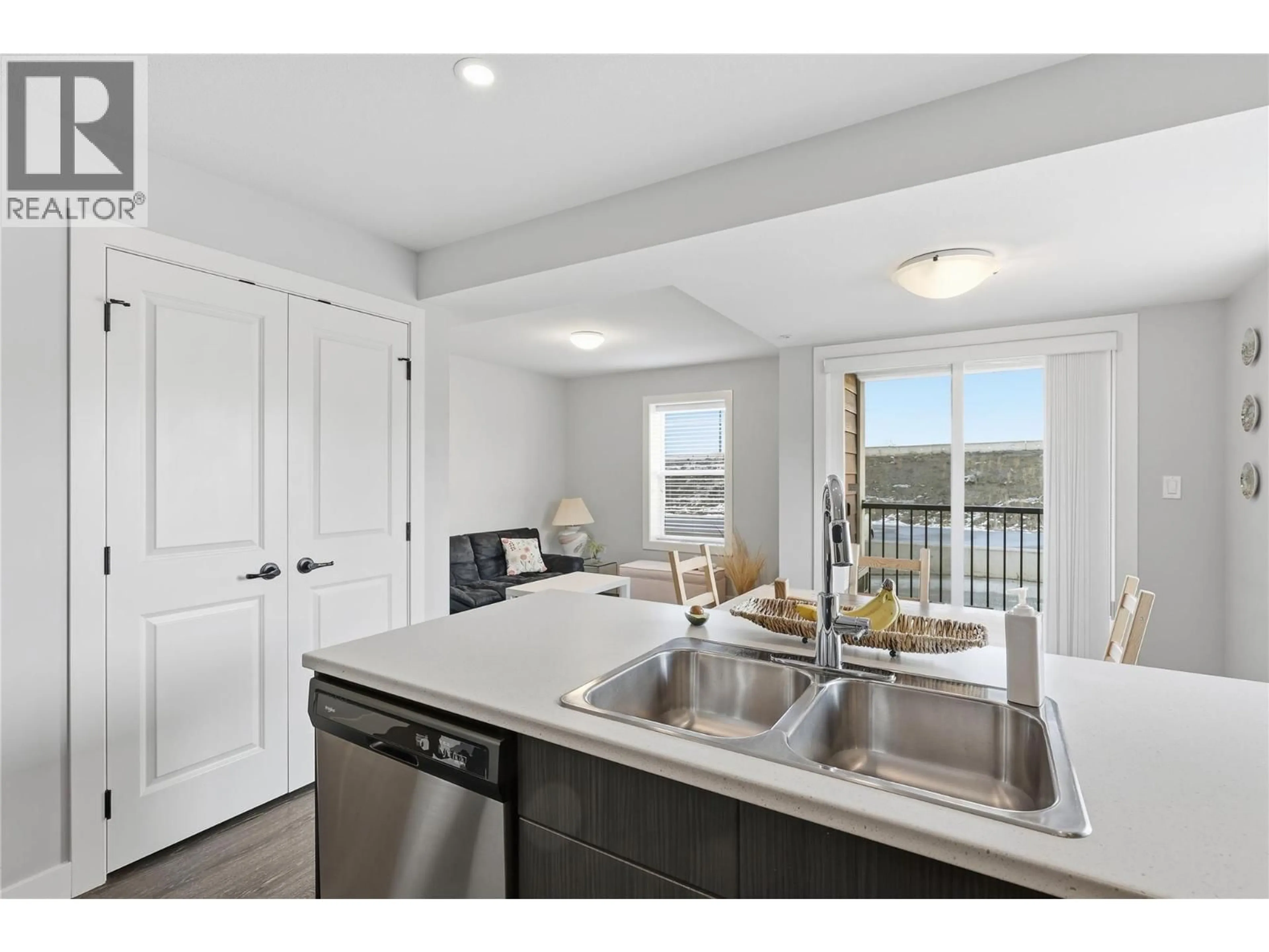 Open concept kitchen, unknown for 118 - 5170 DALLAS DRIVE, Kamloops British Columbia V2C0C7