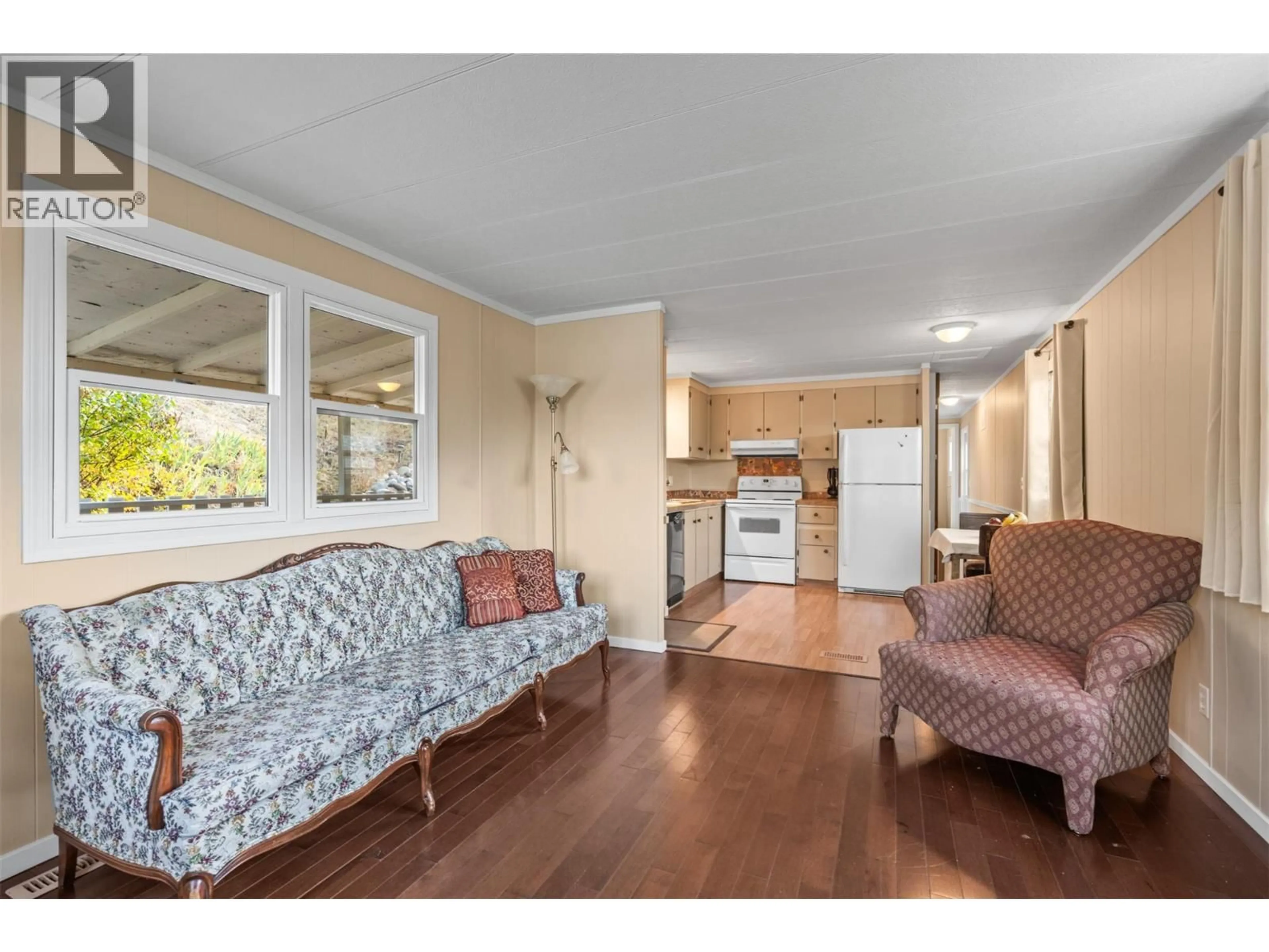 Living room with furniture, unknown for 92 - 15401 KALAMALKA ROAD, Coldstream British Columbia V1B1Z3