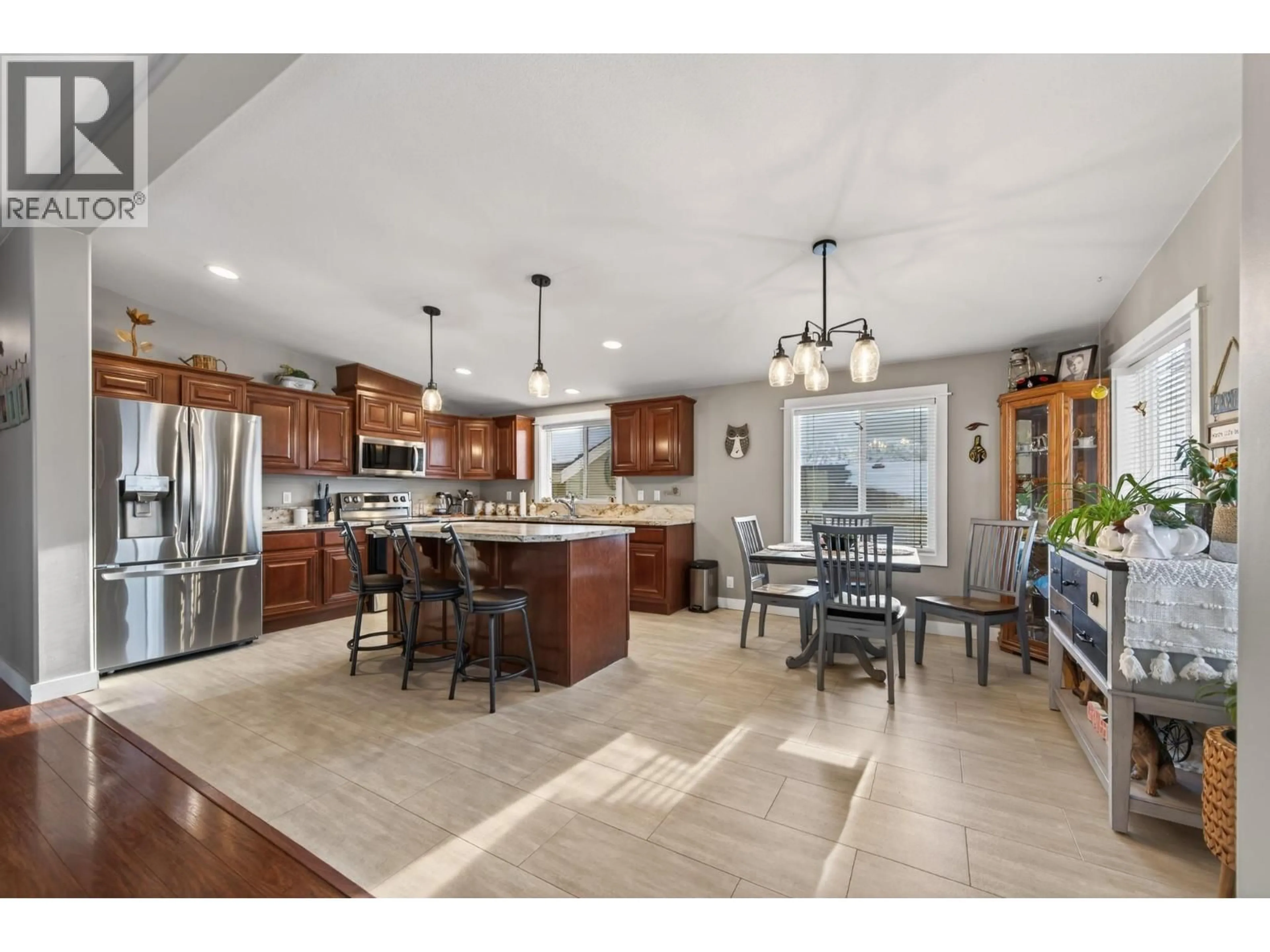 Open concept kitchen, ceramic/tile floor for 14 - 768 SHUSWAP  E ROAD, Kamloops British Columbia V2H0A4