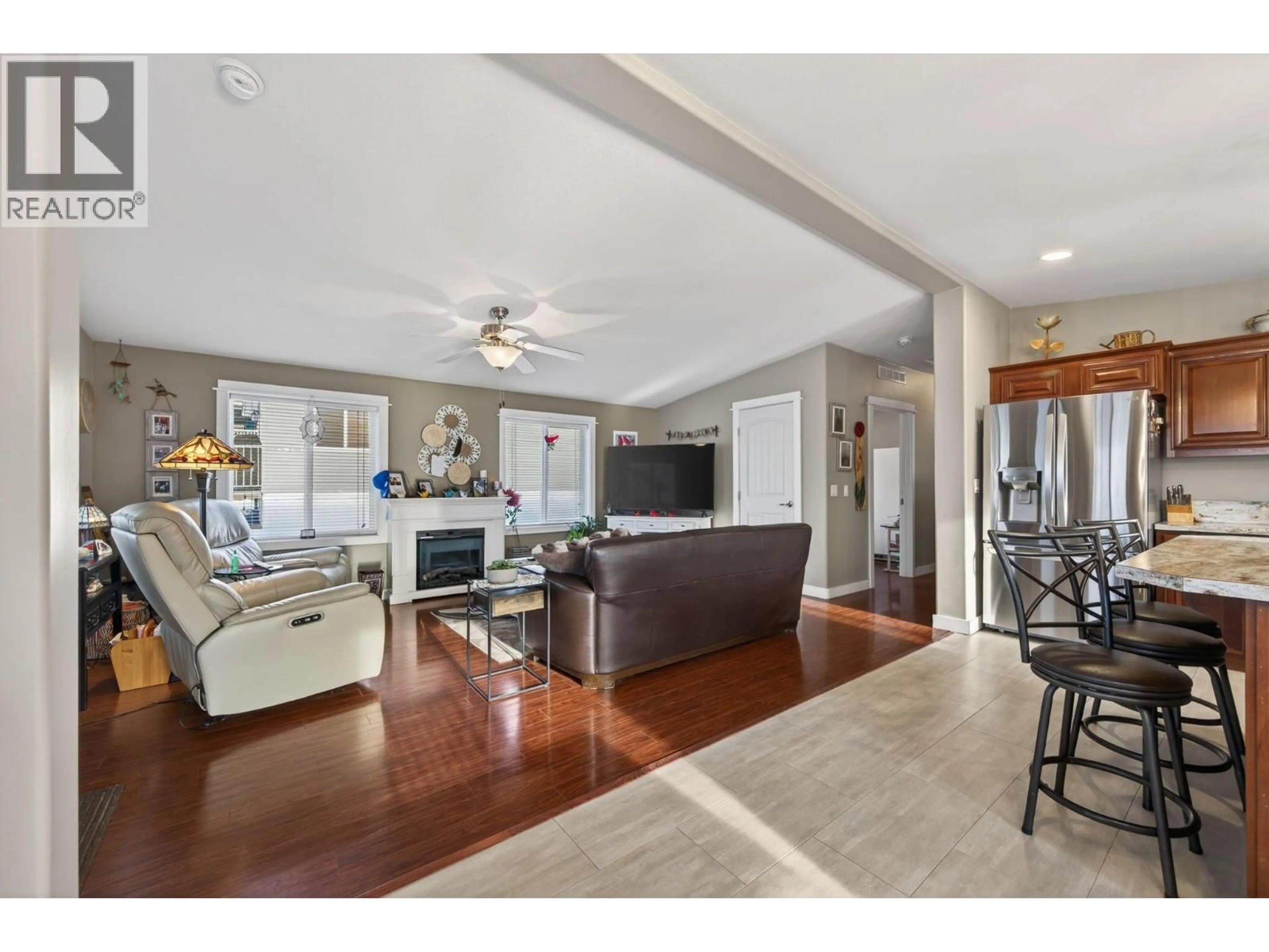 Living room with furniture, unknown for 14 - 768 SHUSWAP  E ROAD, Kamloops British Columbia V2H0A4