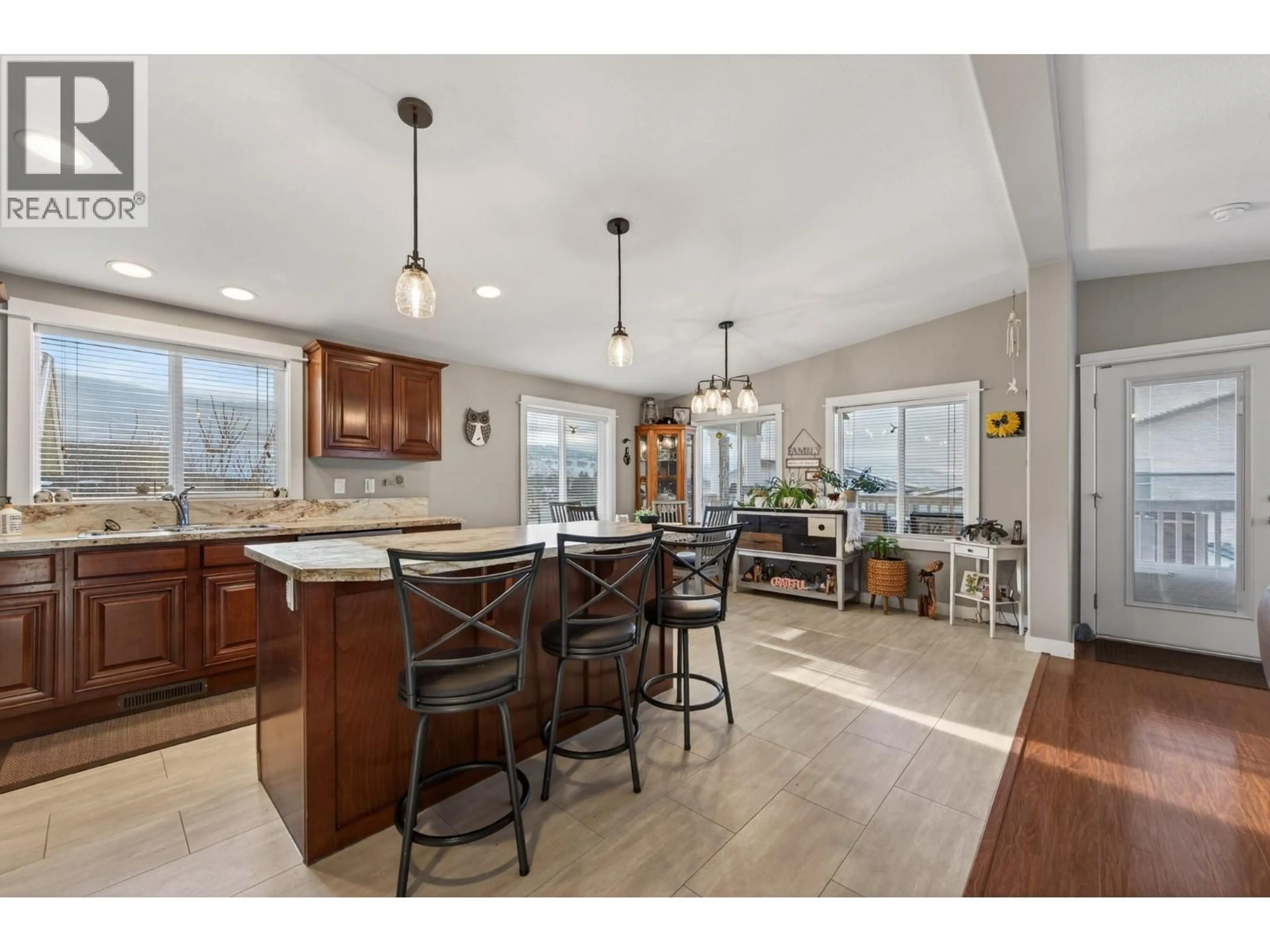 Open concept kitchen, unknown for 14 - 768 SHUSWAP  E ROAD, Kamloops British Columbia V2H0A4
