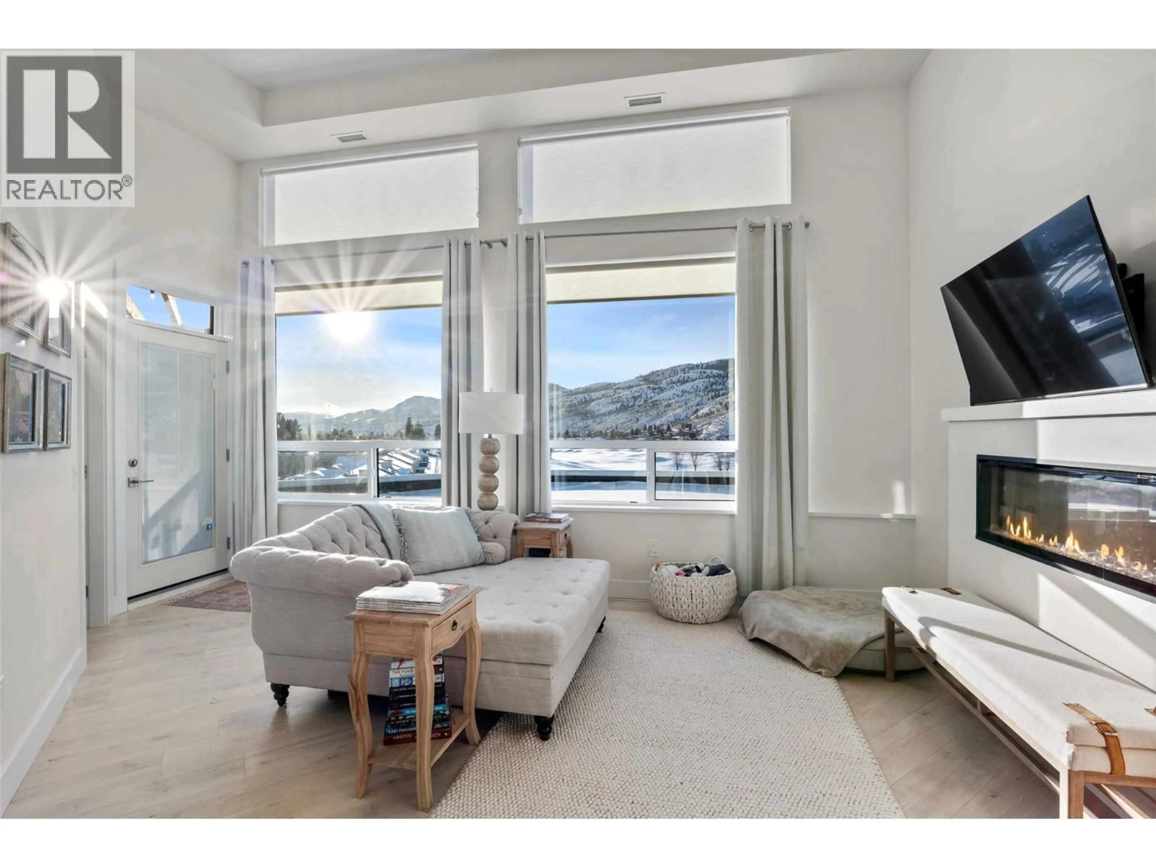 Living room with furniture, unknown for 401 - 651 DUNES DRIVE, Kamloops British Columbia V2B8M8