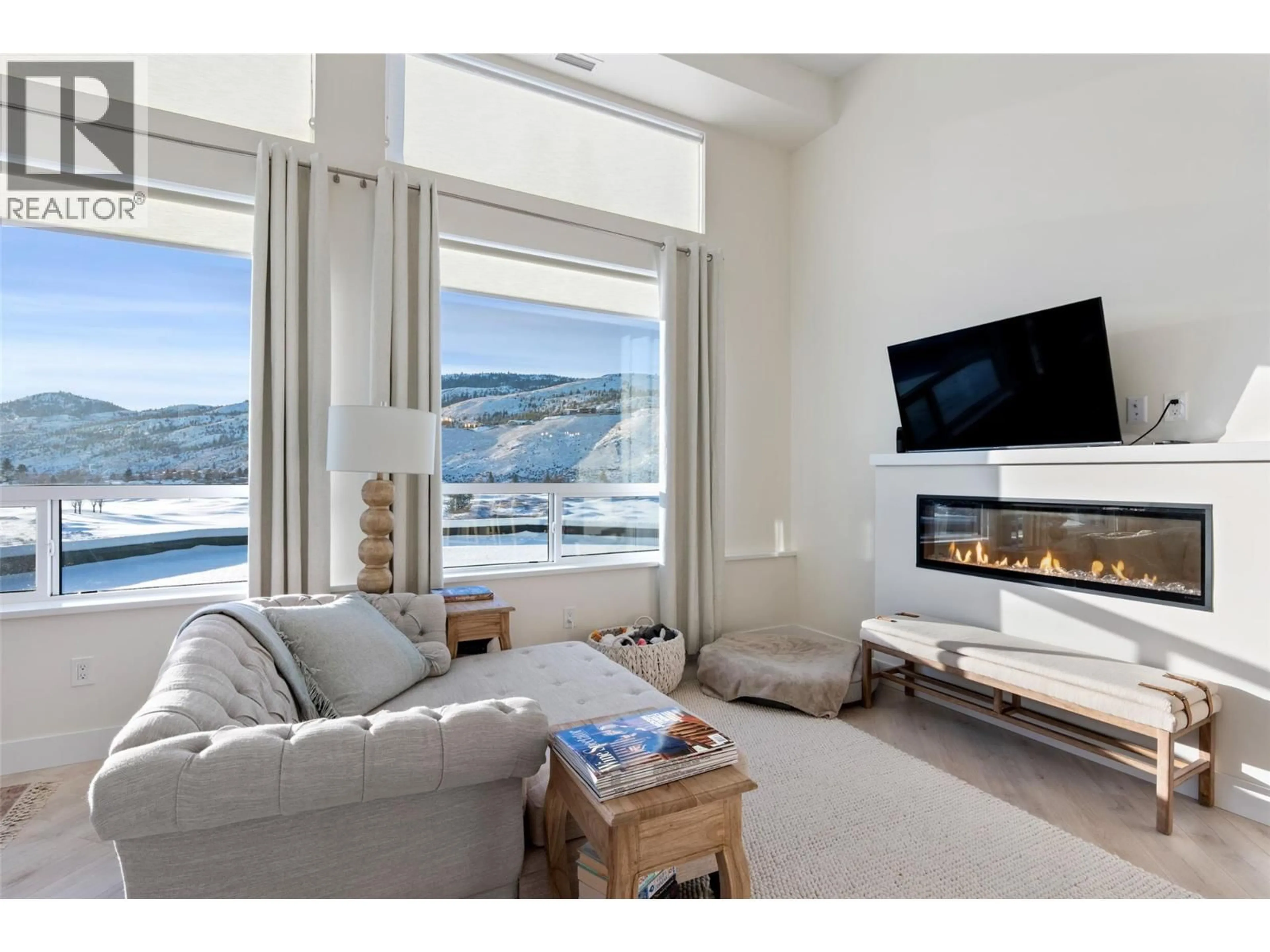 Living room with furniture, unknown for 401 - 651 DUNES DRIVE, Kamloops British Columbia V2B8M8