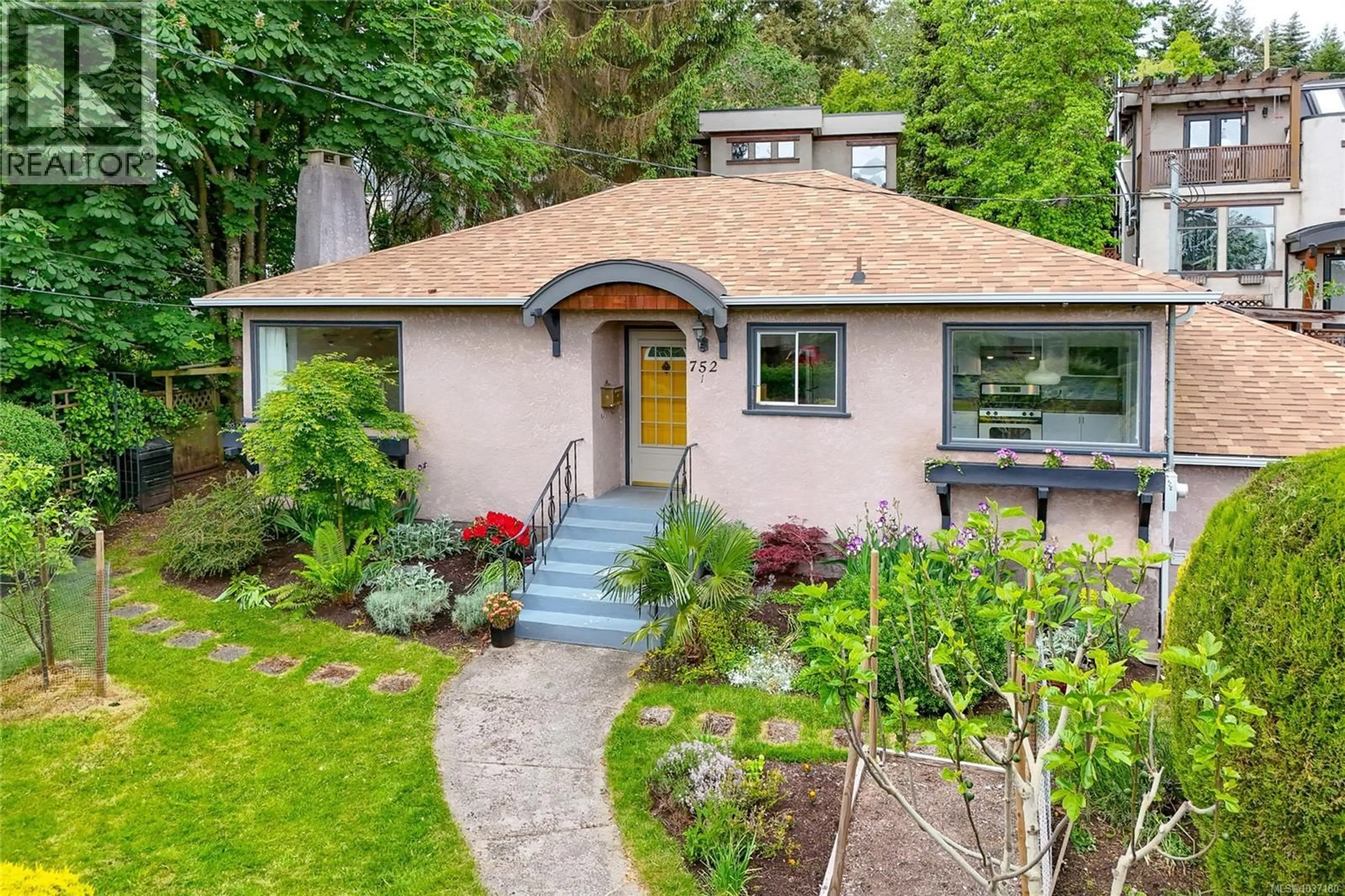 Unknown for 1 - 752 LAMPSON STREET, Esquimalt British Columbia V9A6A6