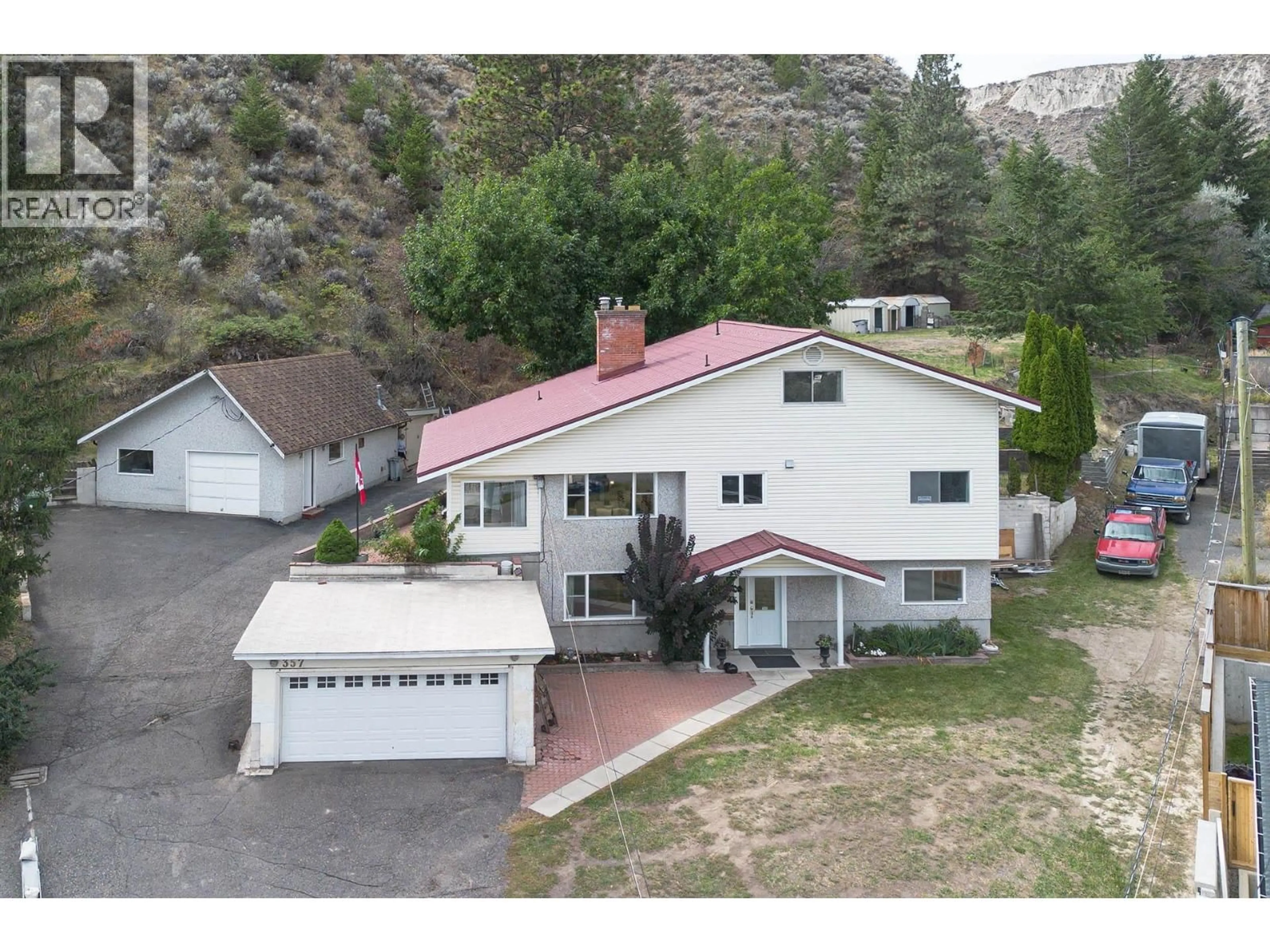 A pic from outside/outdoor area/front of a property/back of a property/a pic from drone, mountain view for 357 RIDGE ROAD, Kamloops British Columbia V2C4Y9