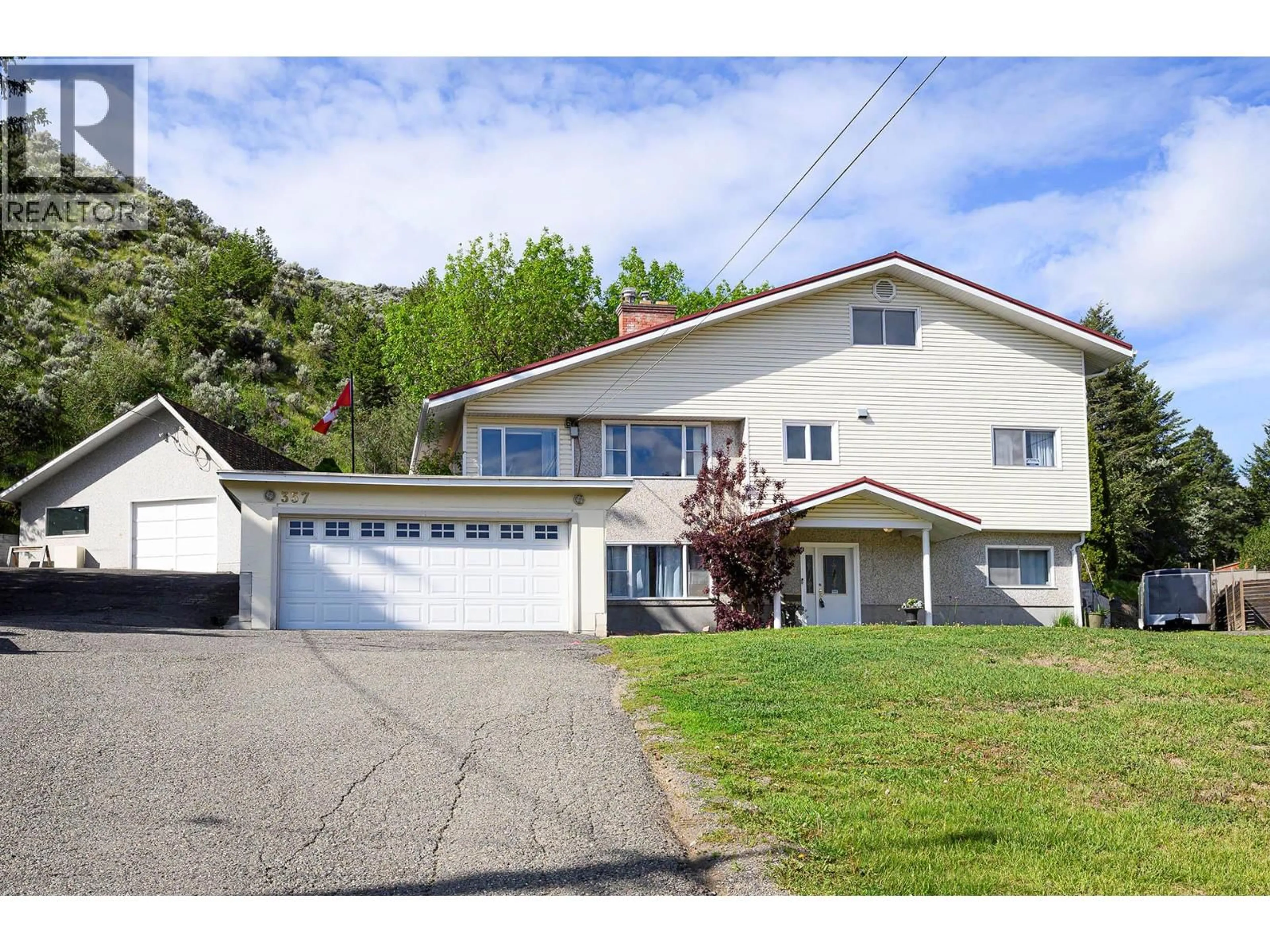 Home with vinyl exterior material, street for 357 RIDGE ROAD, Kamloops British Columbia V2C4Y9