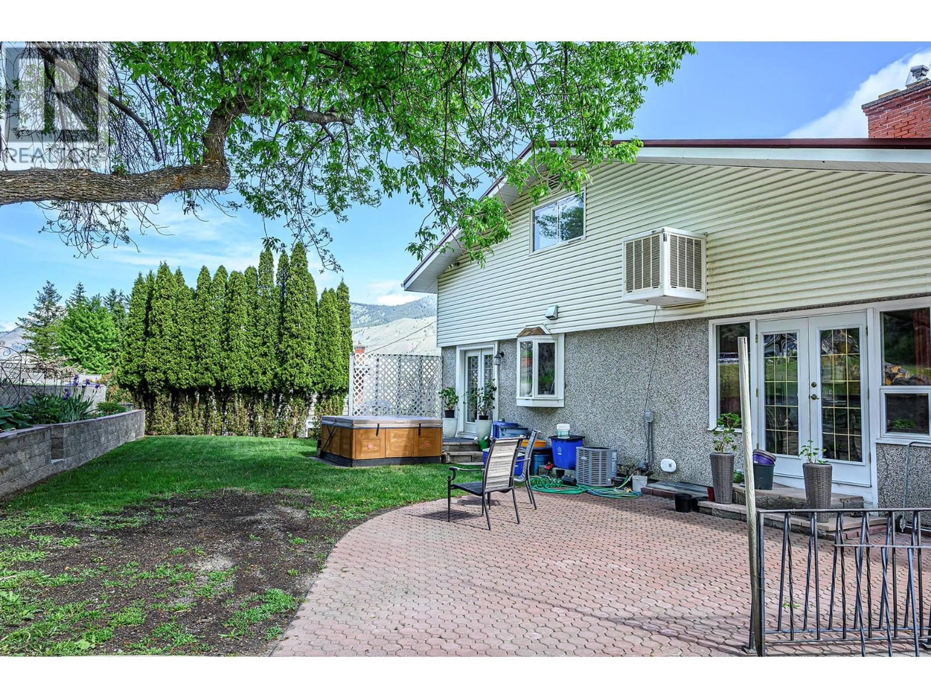 Patio, street for 357 RIDGE ROAD, Kamloops British Columbia V2C4Y9