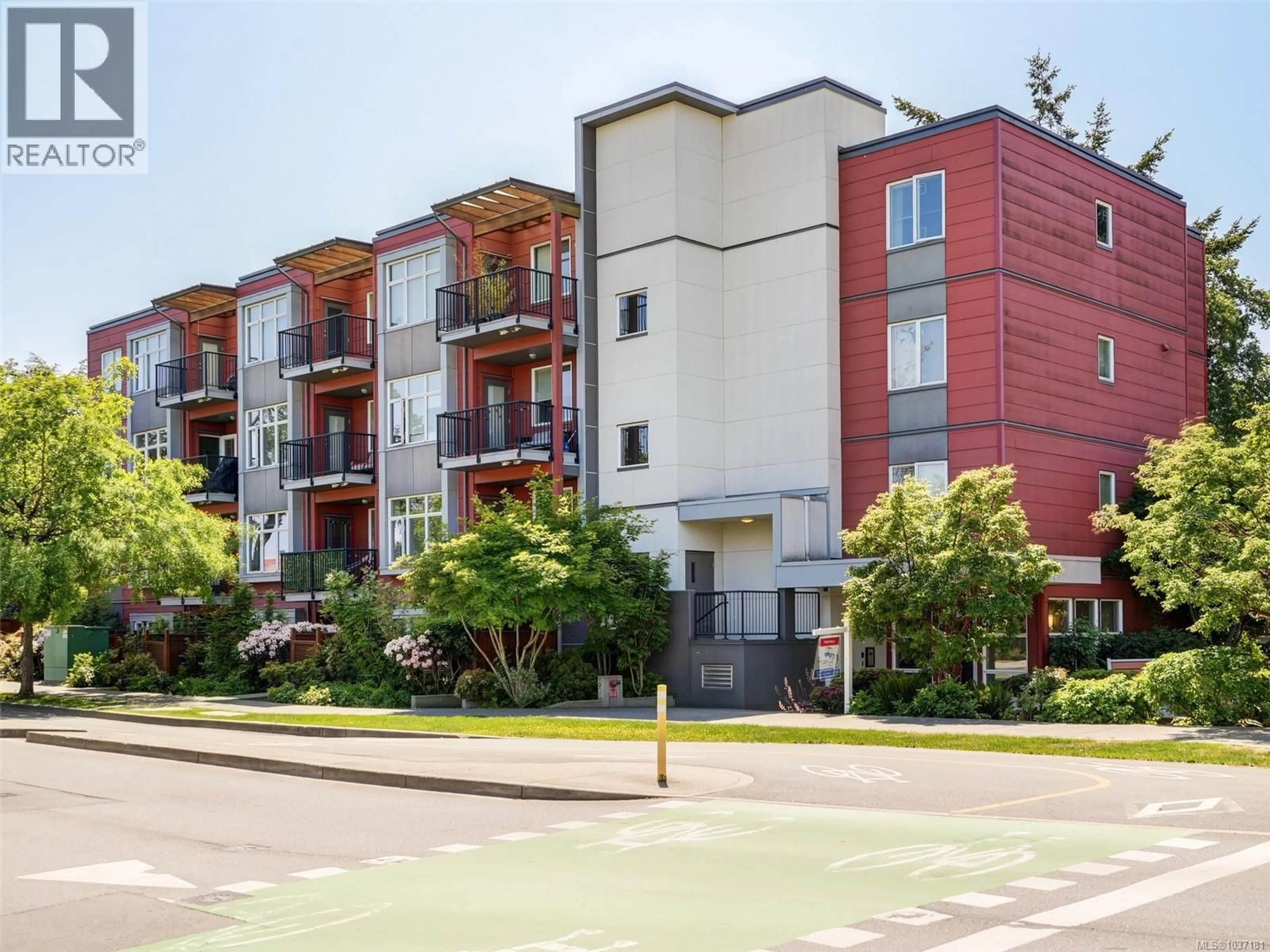 Unknown for 205 - 4030 BORDEN STREET, Saanich British Columbia V8X2E9