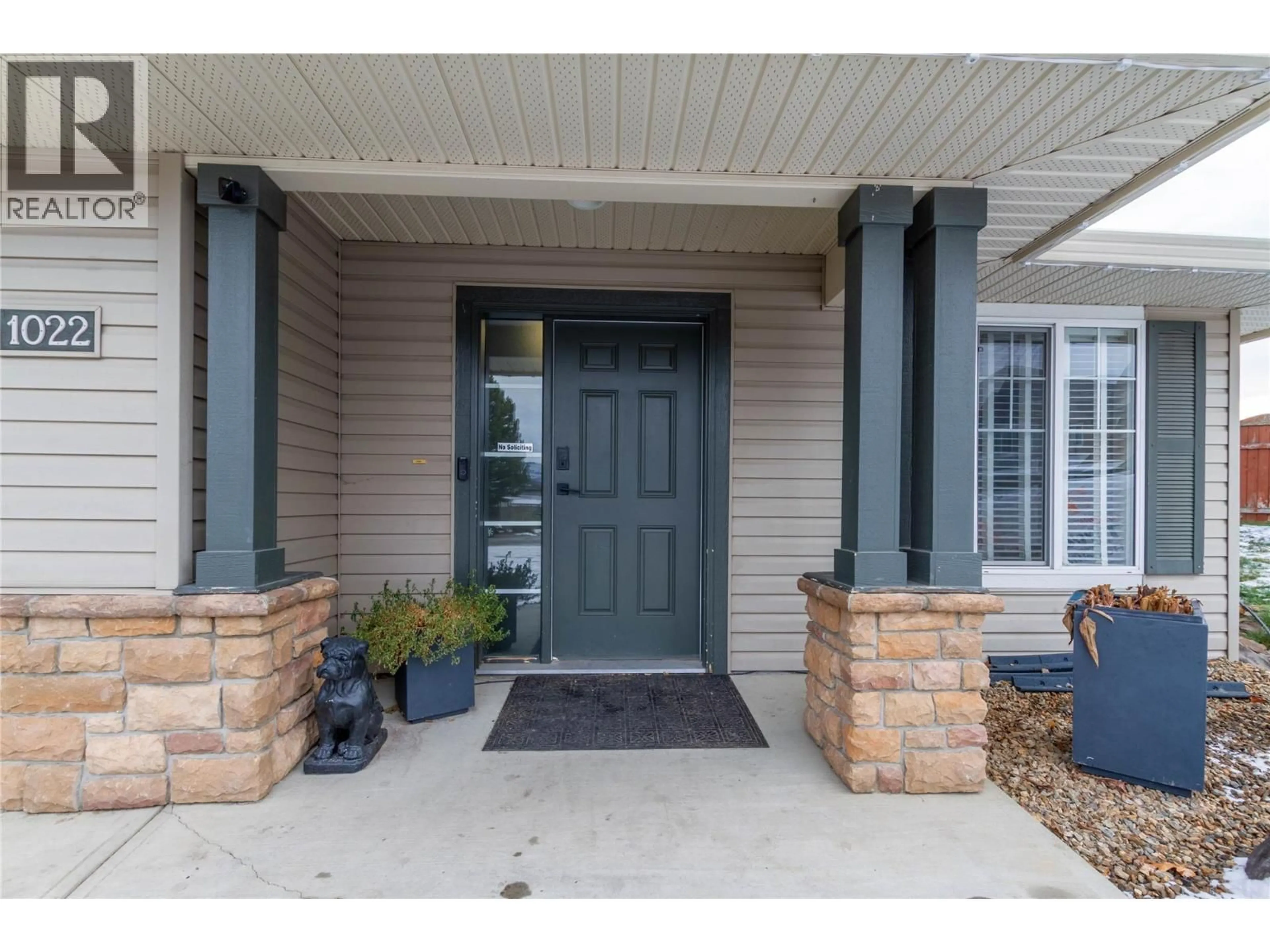 Indoor entryway for 1022 MT ATKINSON COURT, Vernon British Columbia V1B3Z2