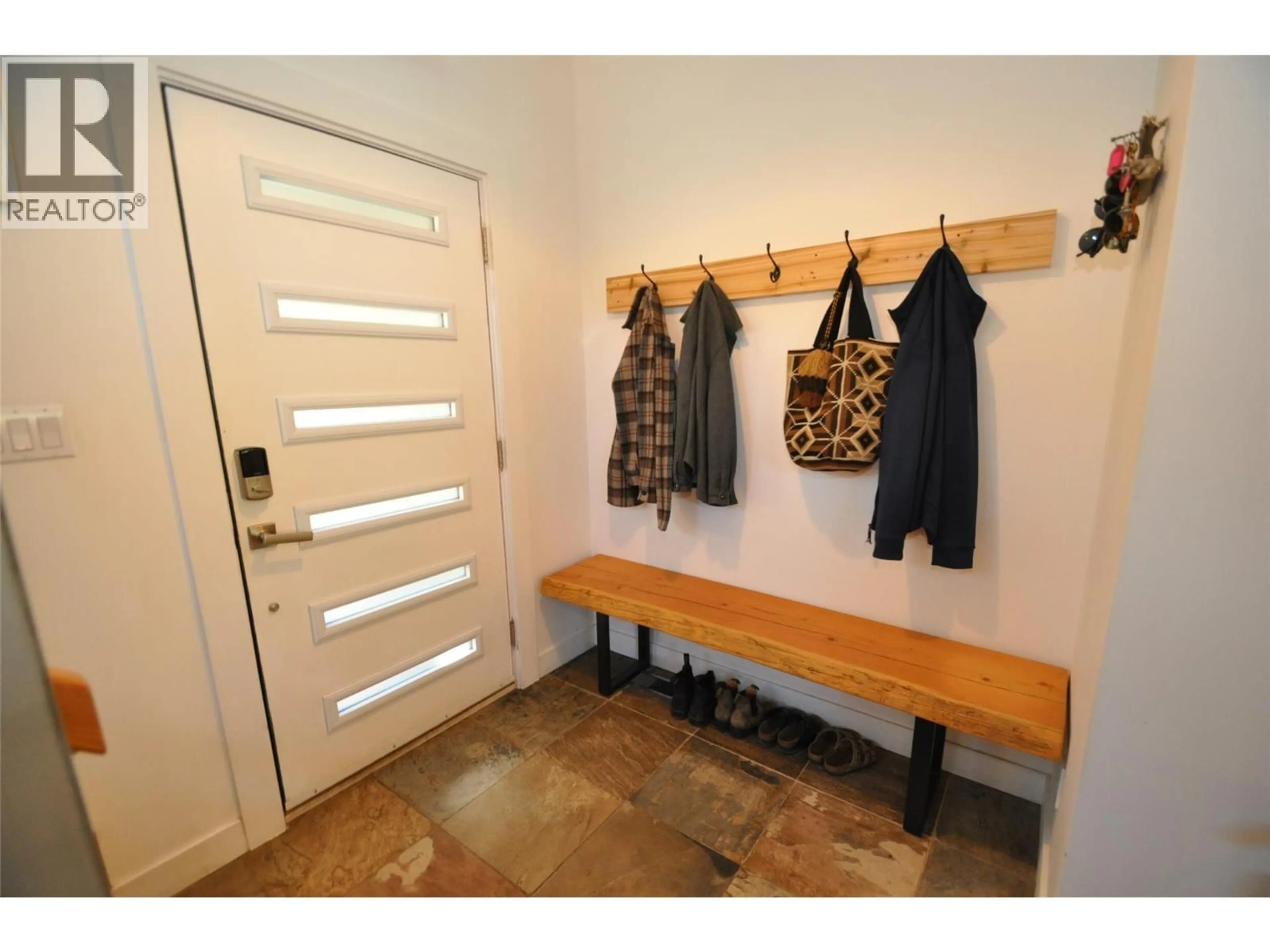 Indoor entryway for 1211 FRONT STREET, Nelson British Columbia V1L4C1