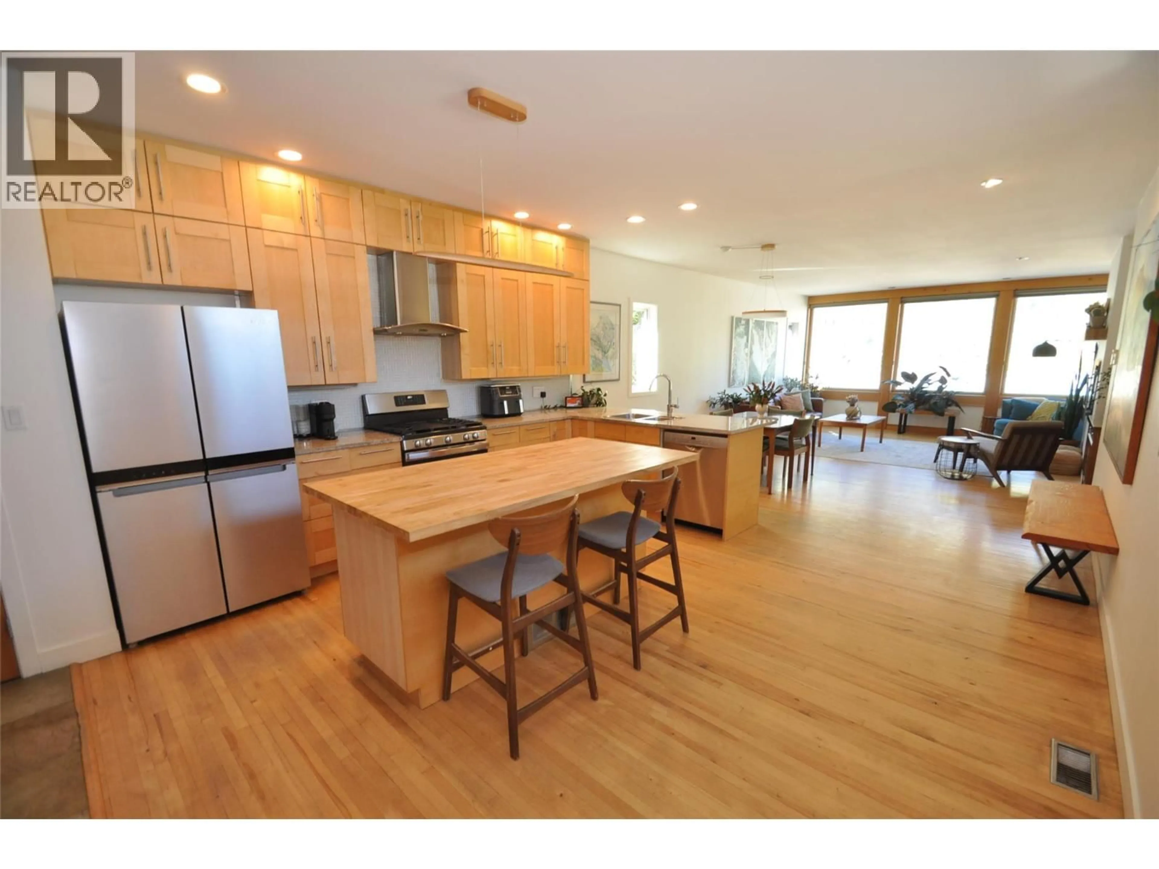 Open concept kitchen, wood/laminate floor for 1211 FRONT STREET, Nelson British Columbia V1L4C1