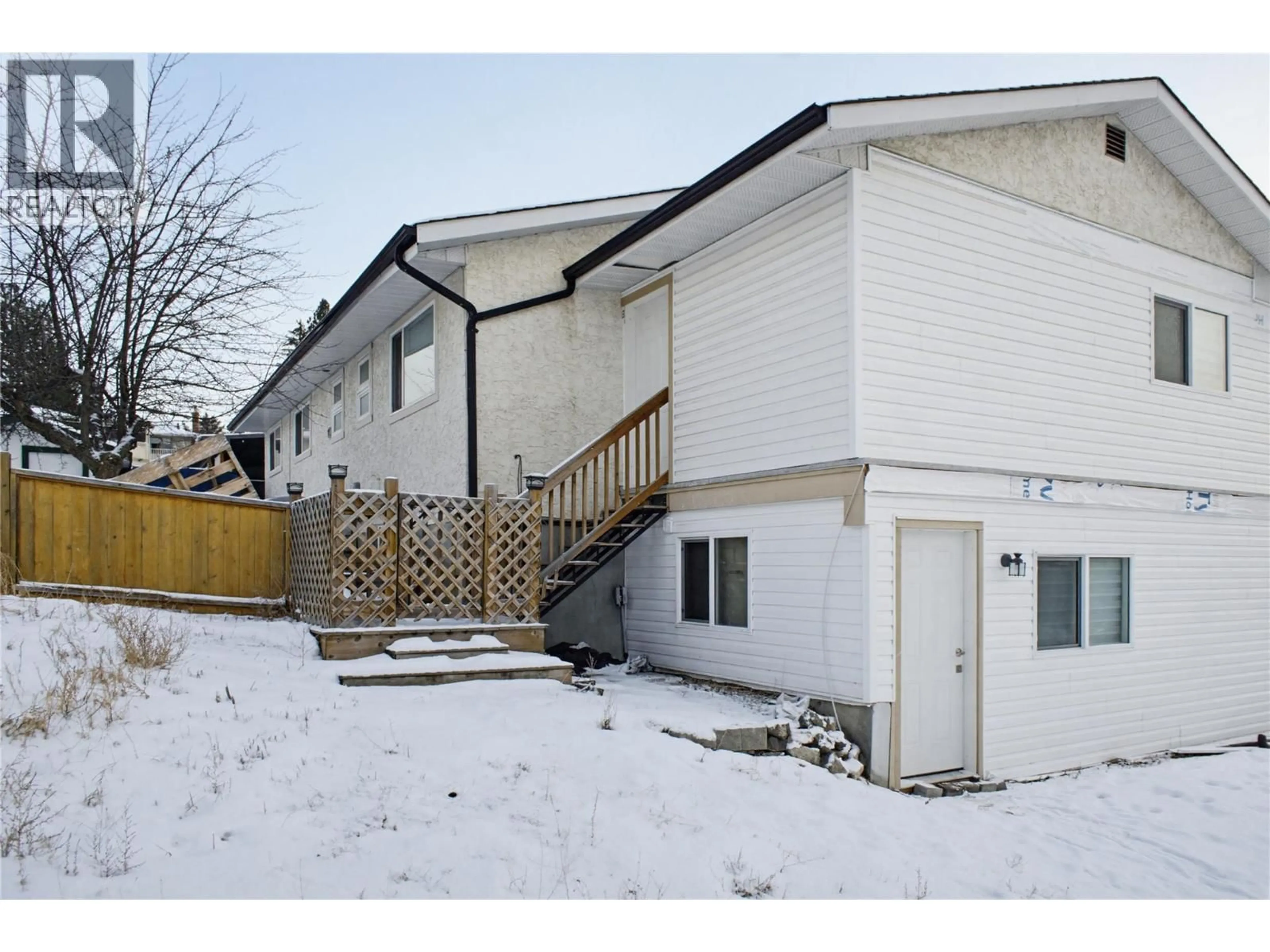 Patio, street for 748 GLENEAGLES DRIVE, Kamloops British Columbia V2E1J8