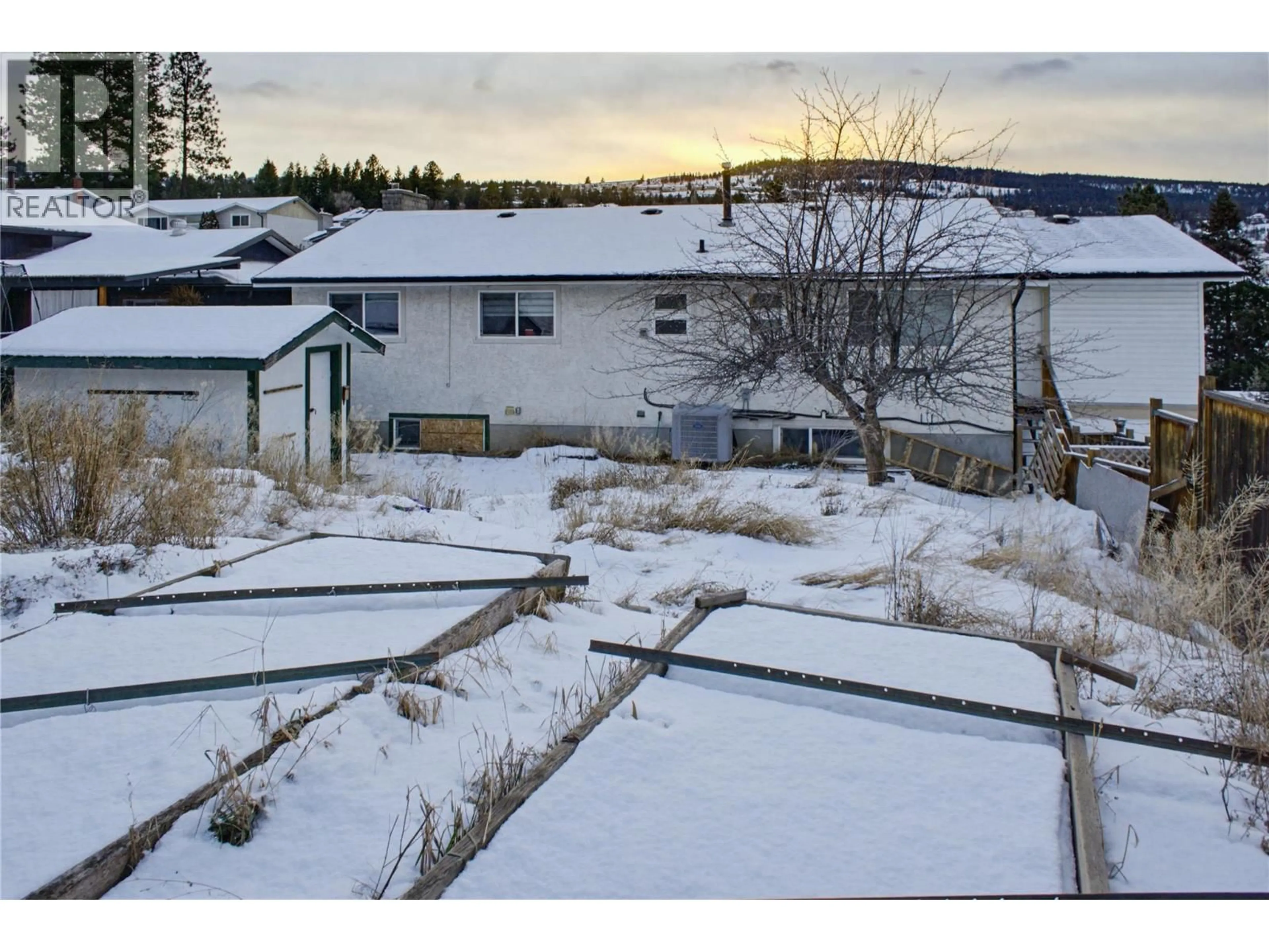 A pic from outside/outdoor area/front of a property/back of a property/a pic from drone, unknown for 748 GLENEAGLES DRIVE, Kamloops British Columbia V2E1J8