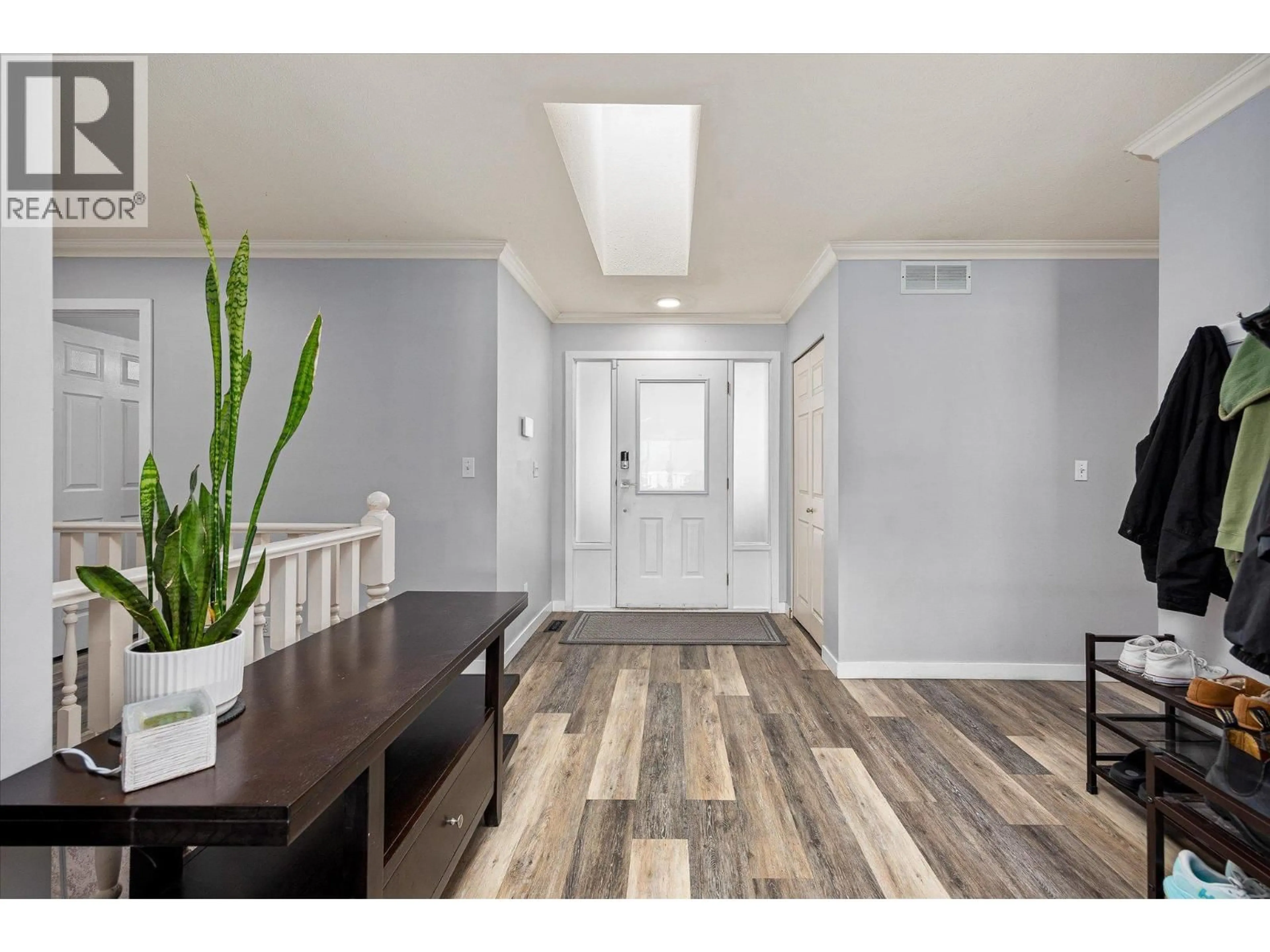 Indoor entryway for 5373 BUCHANAN ROAD, Peachland British Columbia V0H1X1