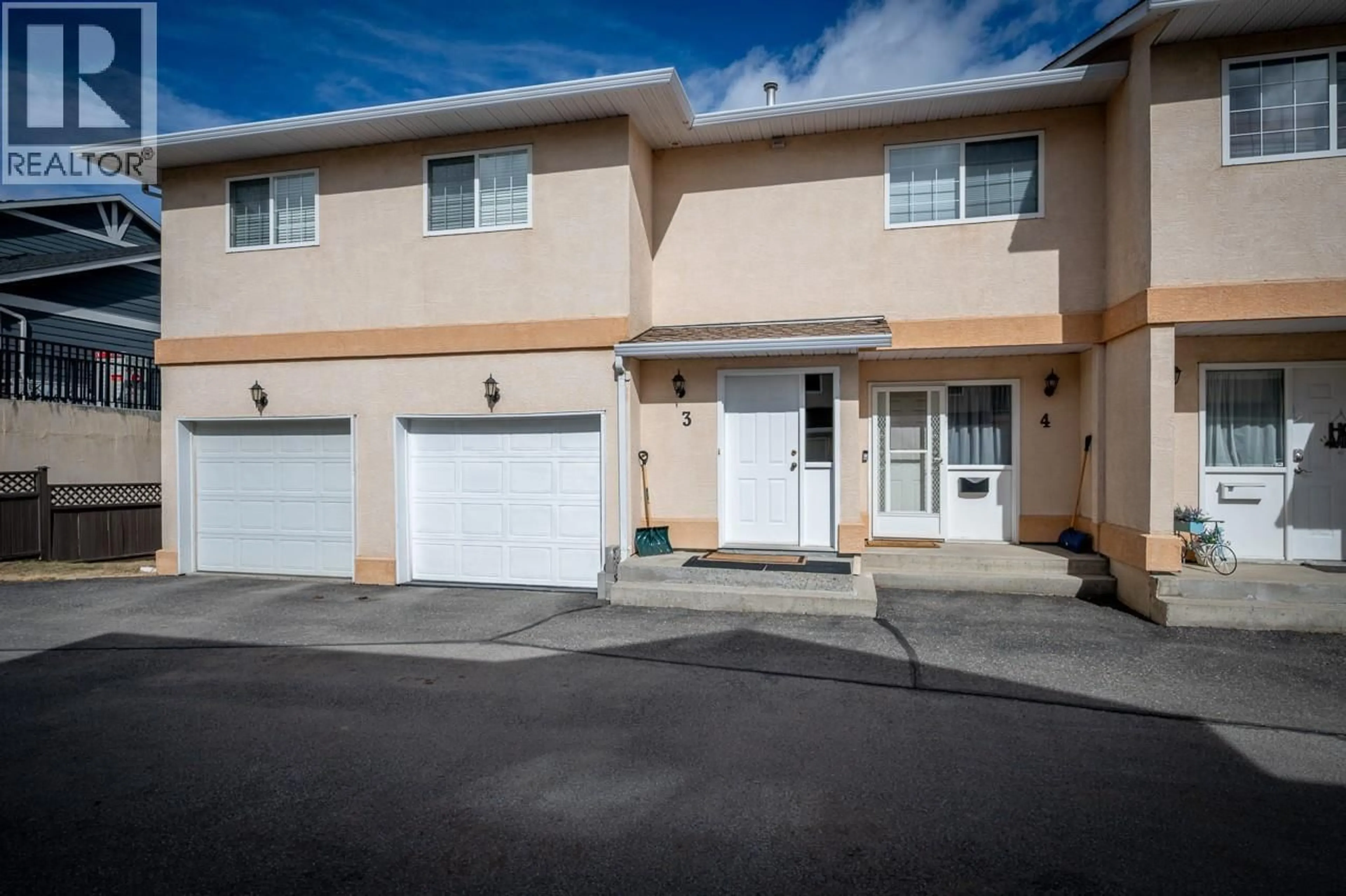 Unknown for 4 - 726 DUNROBIN DRIVE, Kamloops British Columbia V1S1X3